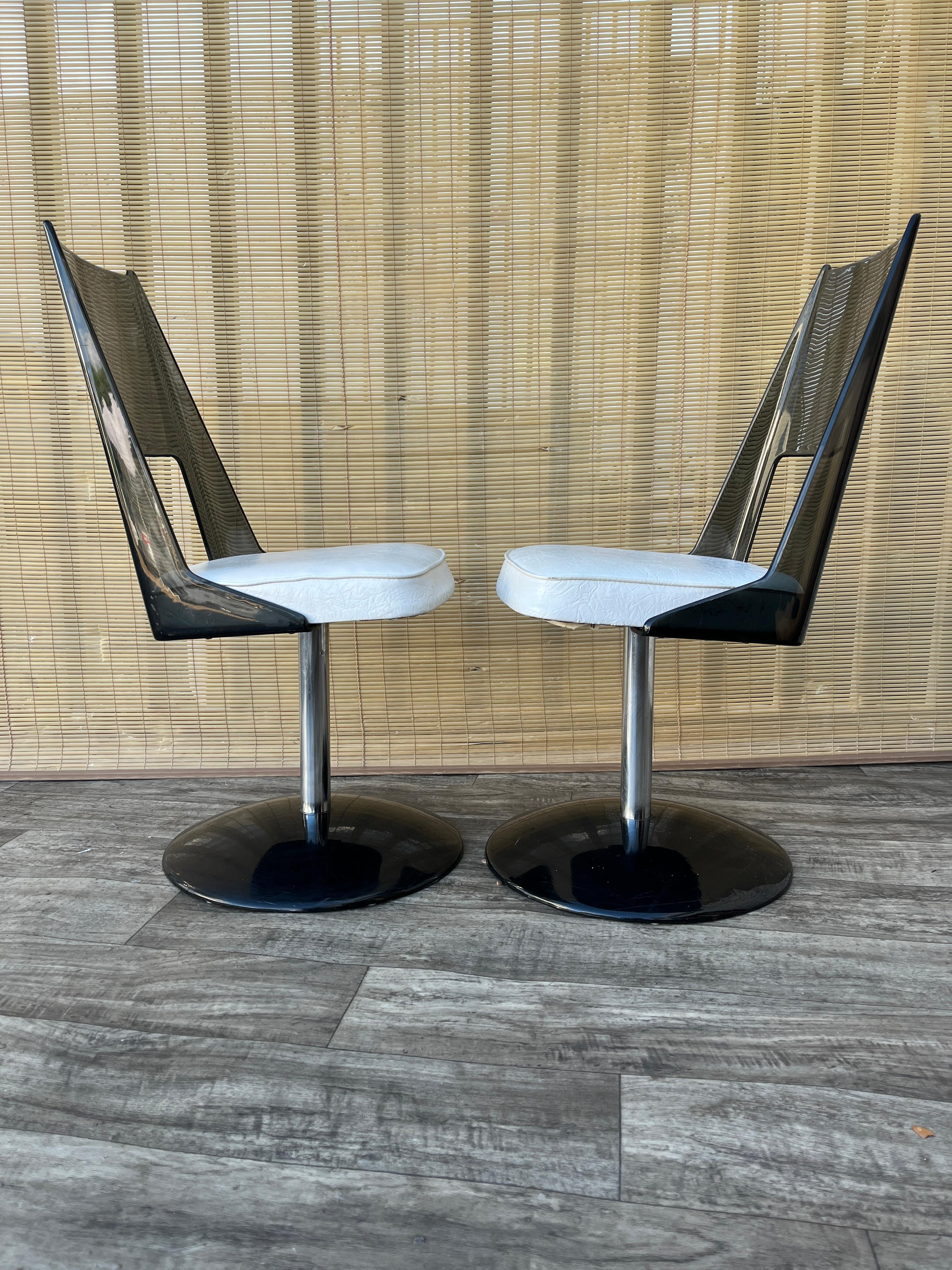 Pair of Mid Century Modern Smoked Lucite Swivel Chairs by Daystrom. Circa 1970s en venta 6
