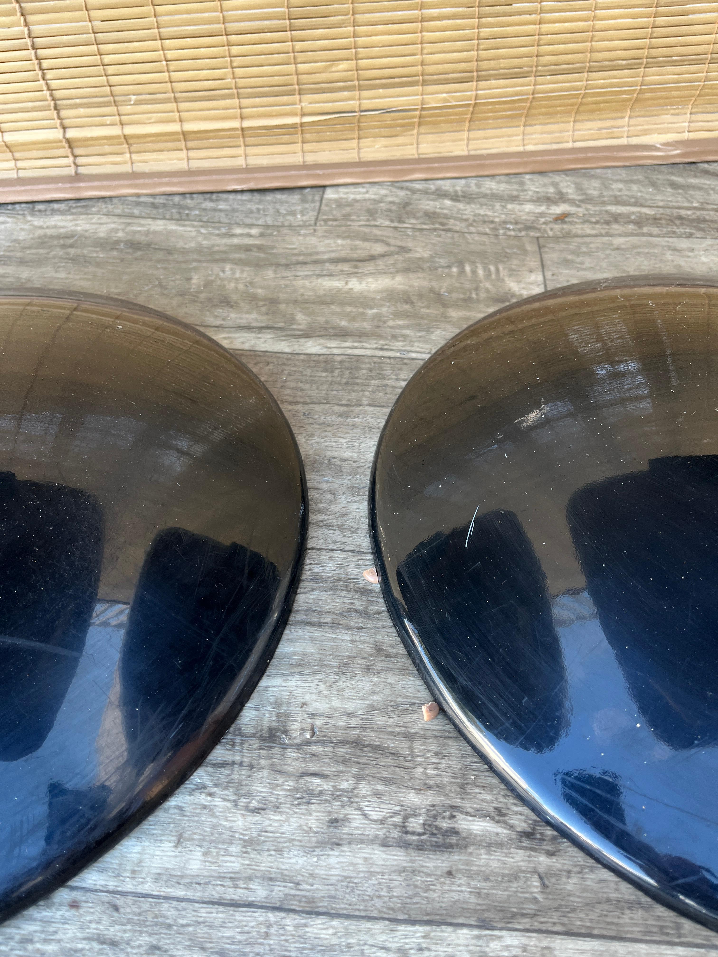 Pair of Mid Century Modern Smoked Lucite Swivel Chairs by Daystrom. Circa 1970s en venta 8