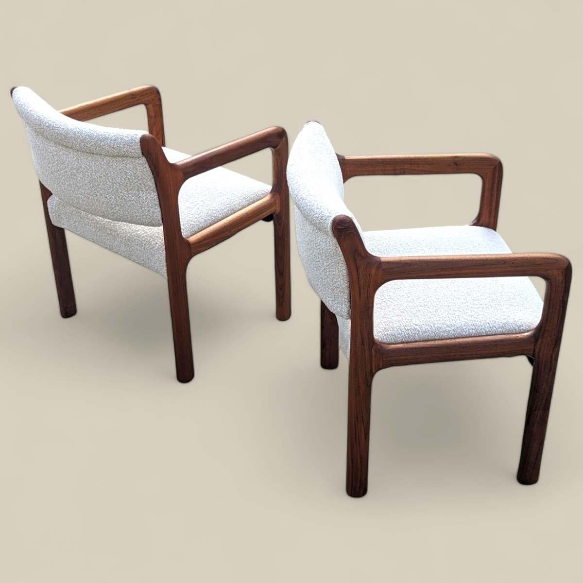 Pair of Mid Century Modern Solid Teak Armchairs with Boucle Upholstery For Sale 4