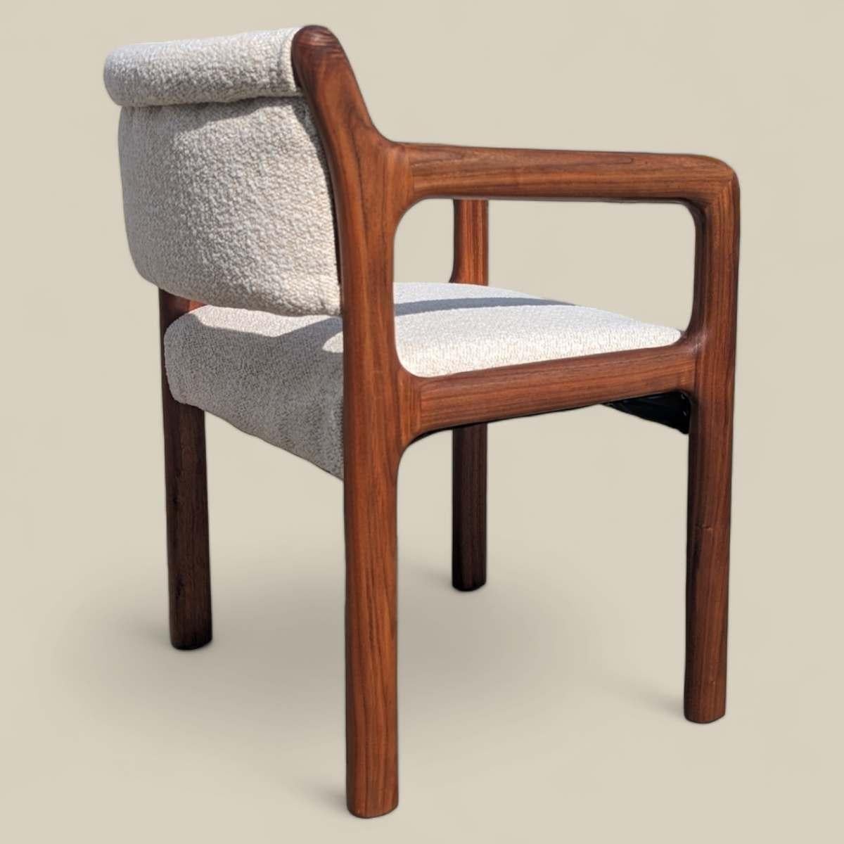 Presenting a stunning pair of Mid-Century Modern armchairs, crafted by the renowned Albert Salman Associates and Salman Fine Furniture Craftsman of California. These elegant chairs showcase the distinctive design elements often associated with the