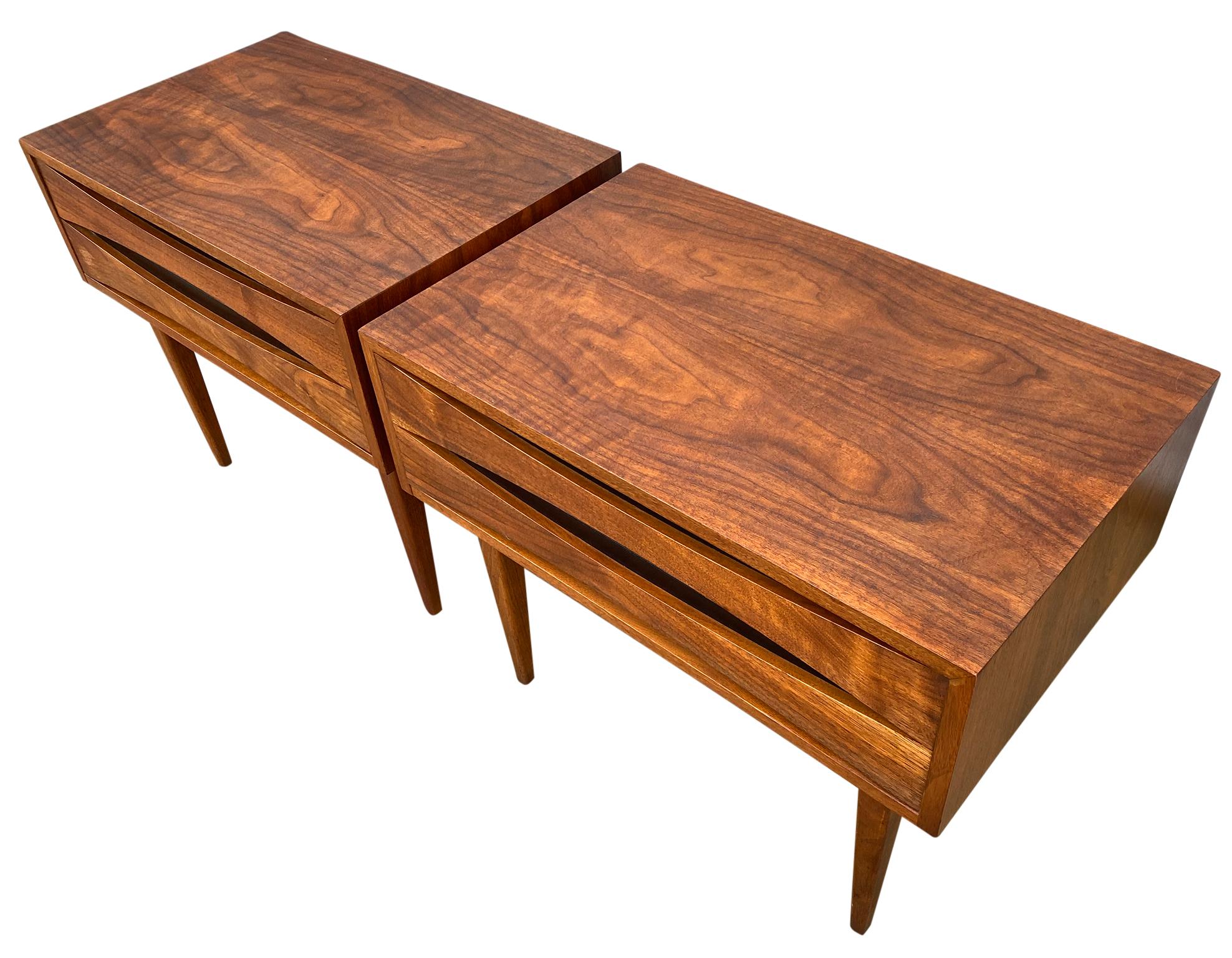 American Pair of Mid-Century Modern Solid Walnut Nightstands Style of Arne Vodder