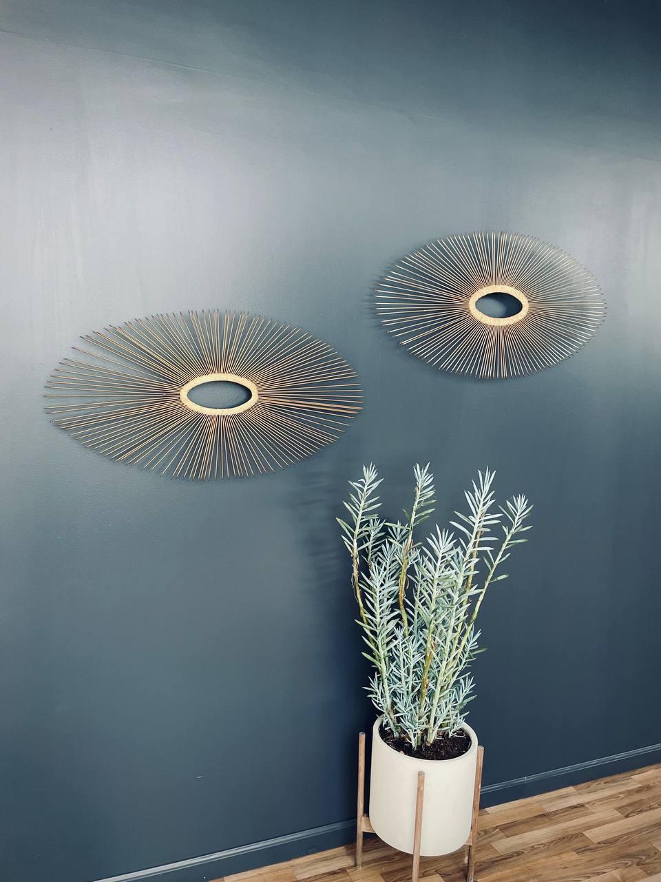 Américain Paire de sculptures murales Mid-Century Modern Spray Sunburst en vente
