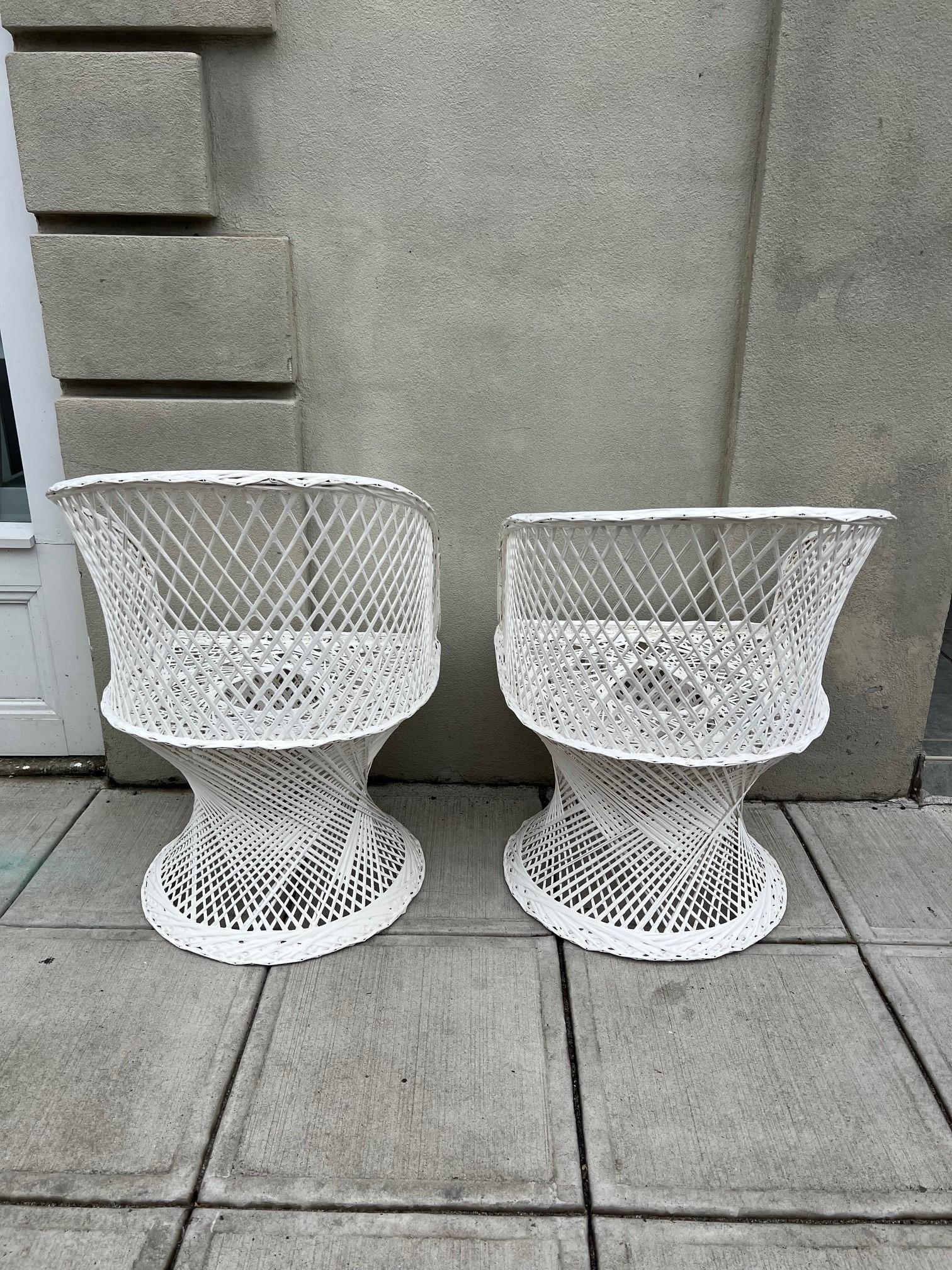 Pair of Mid Century Modern Spun Fiberglass Chairs by Russell Woodard 1960-1969 For Sale 2