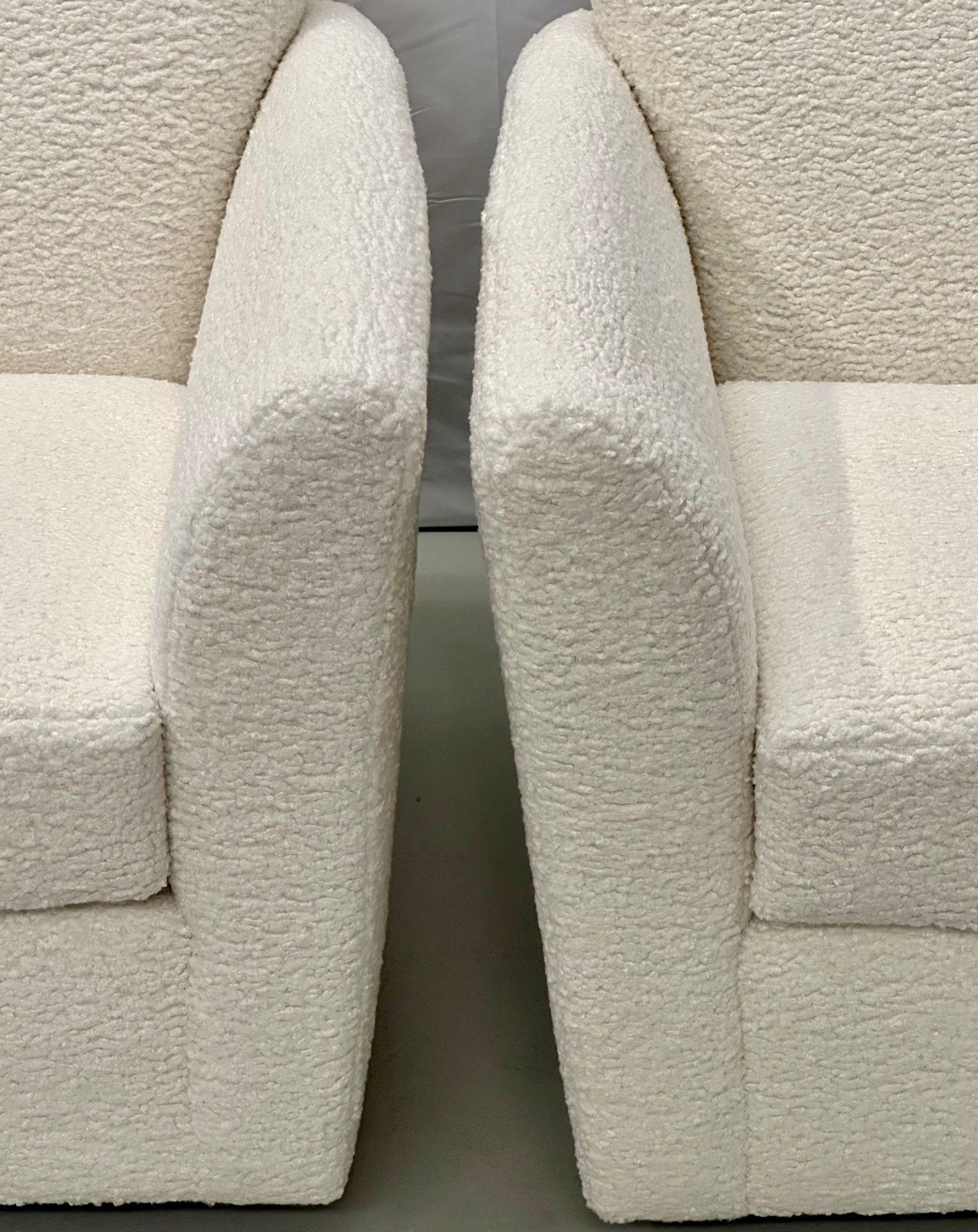 Fin du 20e siècle Paire de chaises à bascule / fauteuils pivotants carrés en bouclier blanc de The Modernity en vente