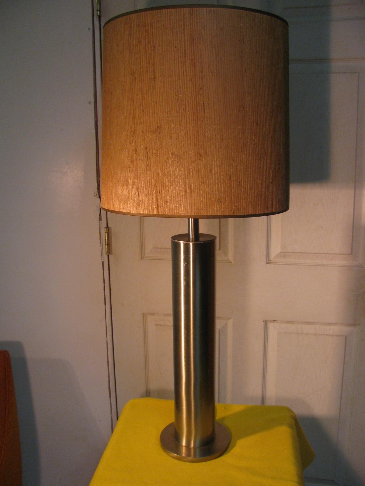 Pair of Mid-Century Modern Stainless Steel Cylindrical Table Lamps For Sale 2