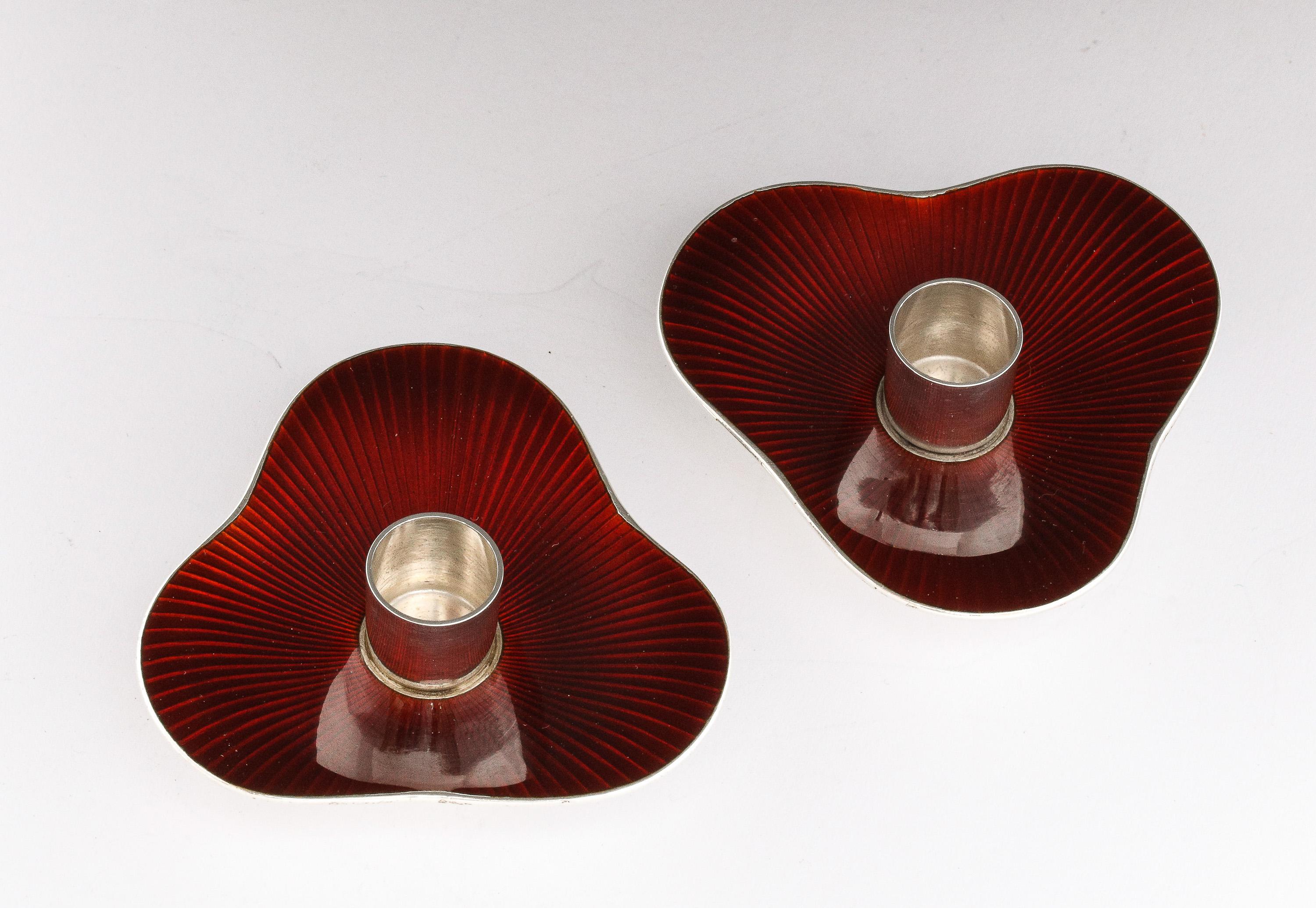 Pair of Mid-Century Modern Sterling Silver and Bright Red Enamel Candlesticks For Sale 5