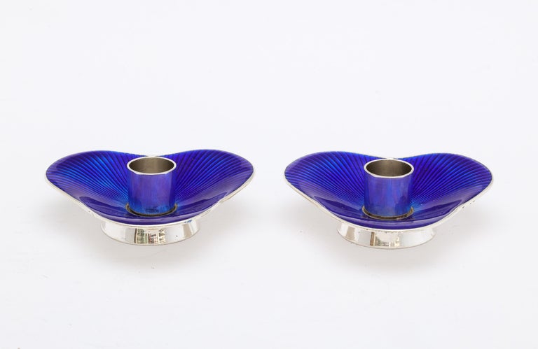 Pair of Mid-Century Modern Sterling Silver and Cobalt Blue Enamel Candlesticks In Good Condition For Sale In New York, NY
