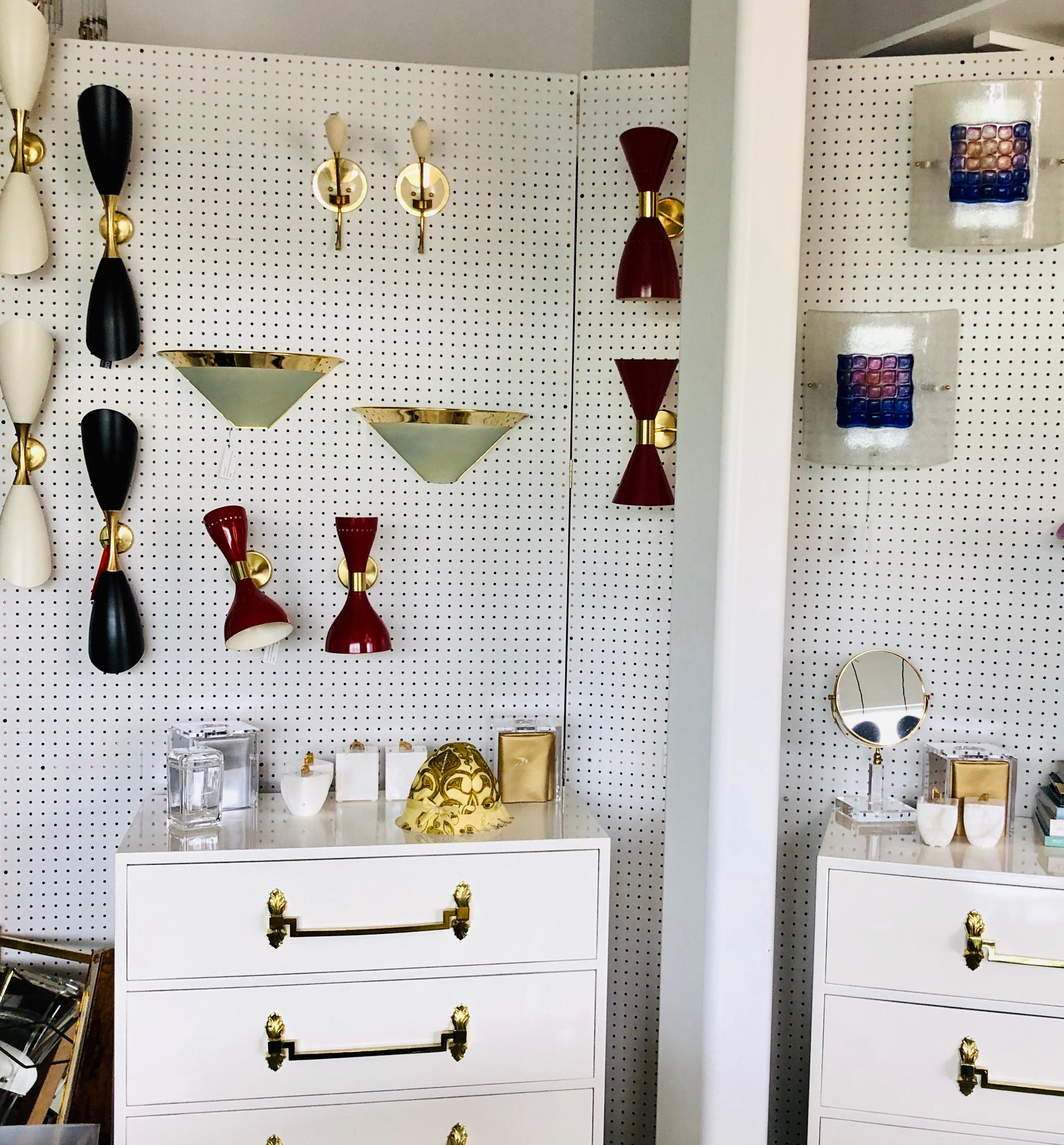 Pair of Stilnovo Red and White Enameled Aluminum with Brass Accents Sconces For Sale 14