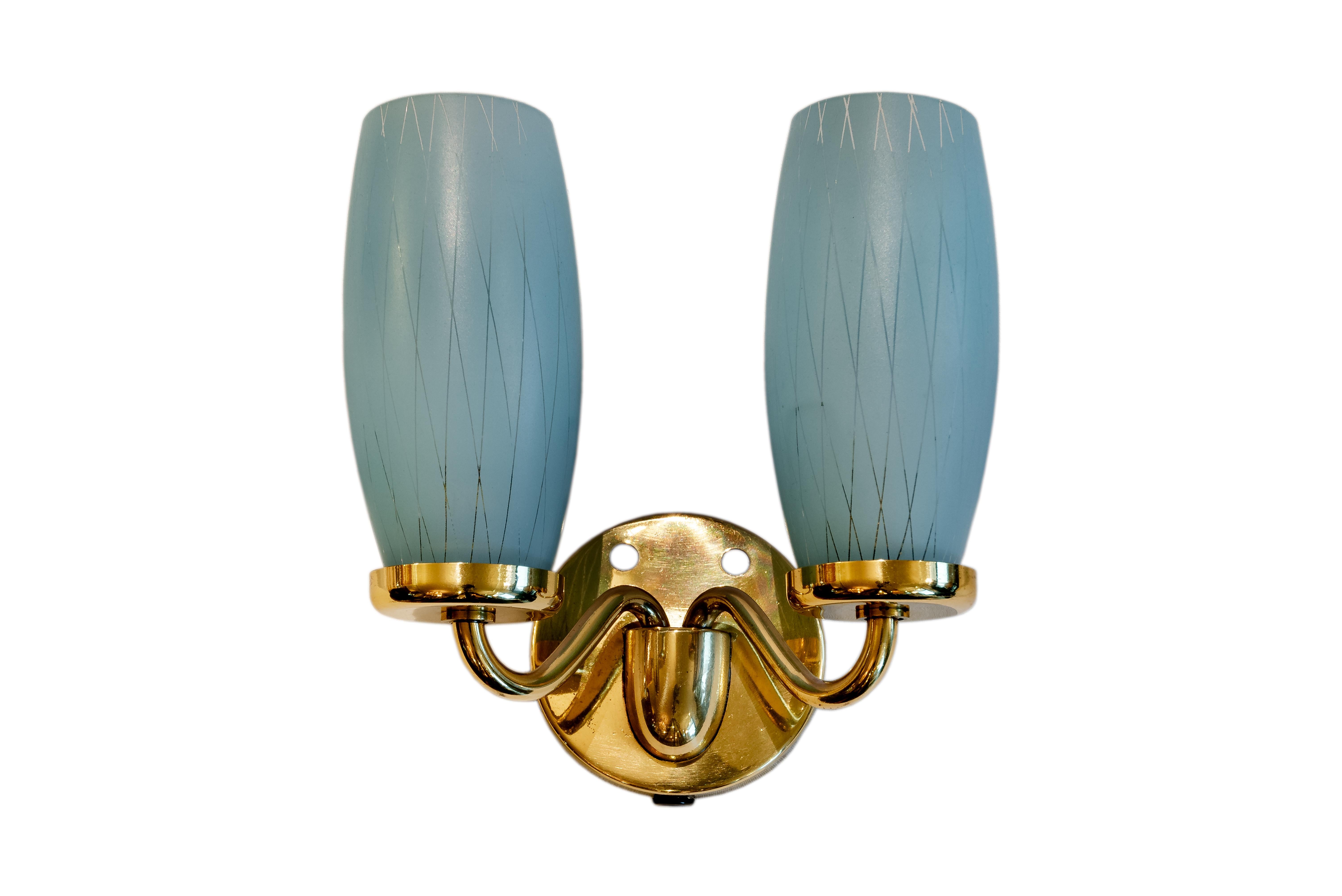 Pair of Mid-Century Modern Stilnovo style brass, blue and pink glass wall sconce, 1950
romantic Mid-Century Modern Stilnovo style pair of brass, blue and pink painted glass wall light sconce from the 1950s.

Photos by João Boullosa - Porto /