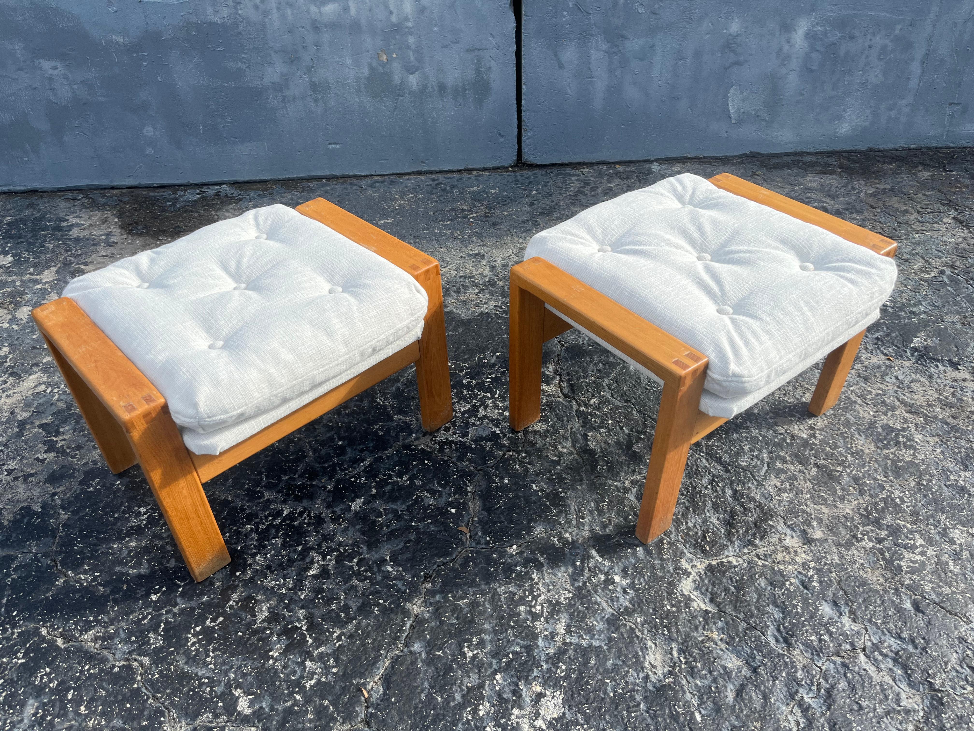 Milieu du XXe siècle Paire de tabourets Ottomans Aalto Asko des années 1960 en vente