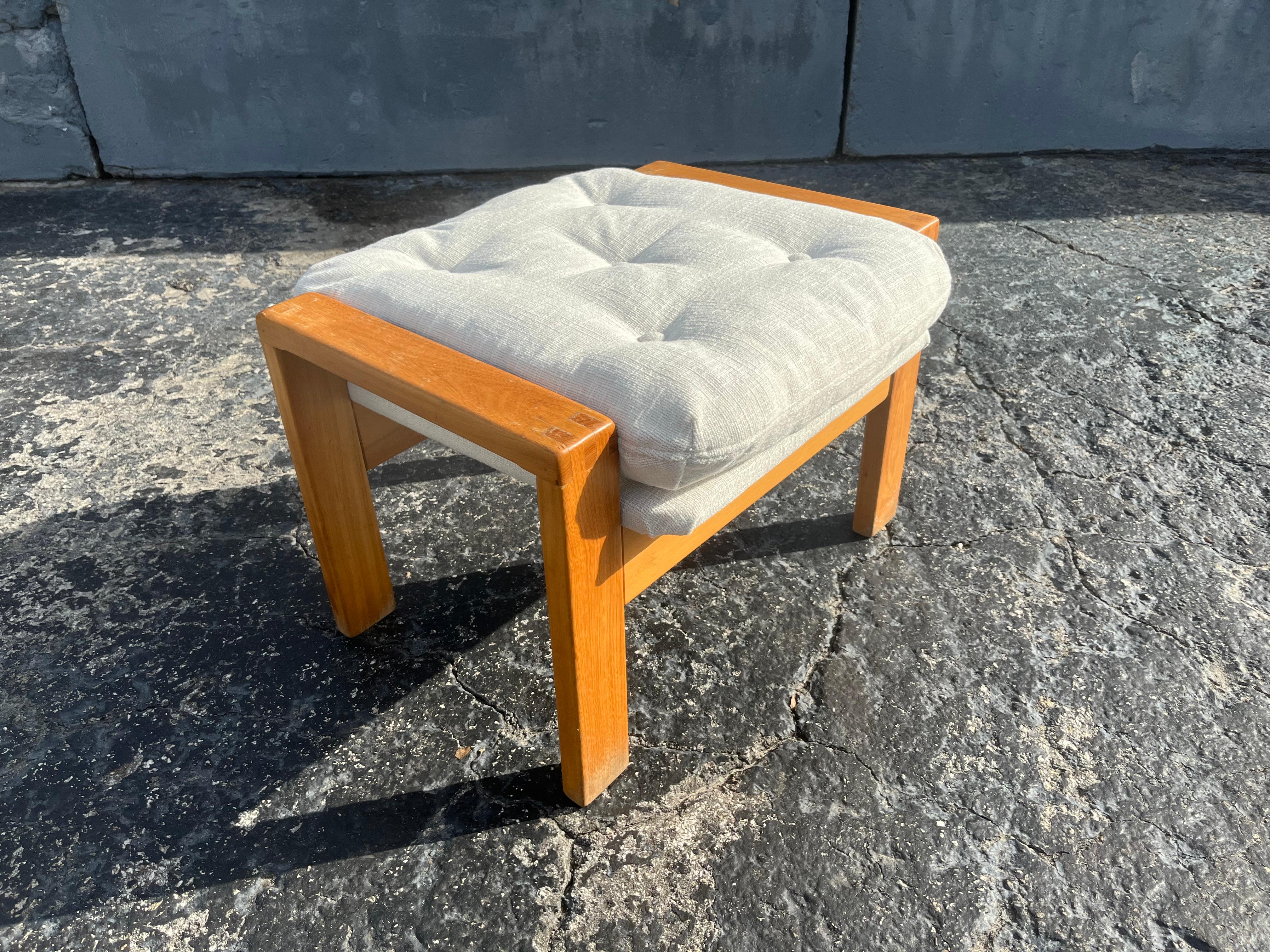 Tissu Paire de tabourets Ottomans Aalto Asko des années 1960 en vente