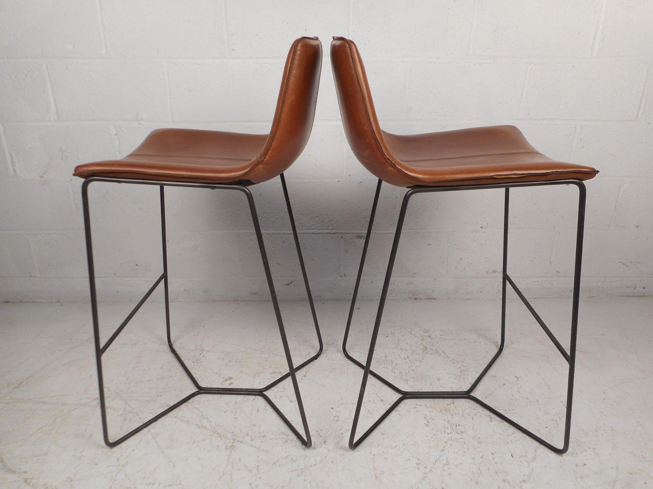 Pair of Mid-Century Modern Stools with Leather Upholstery In Fair Condition In Brooklyn, NY