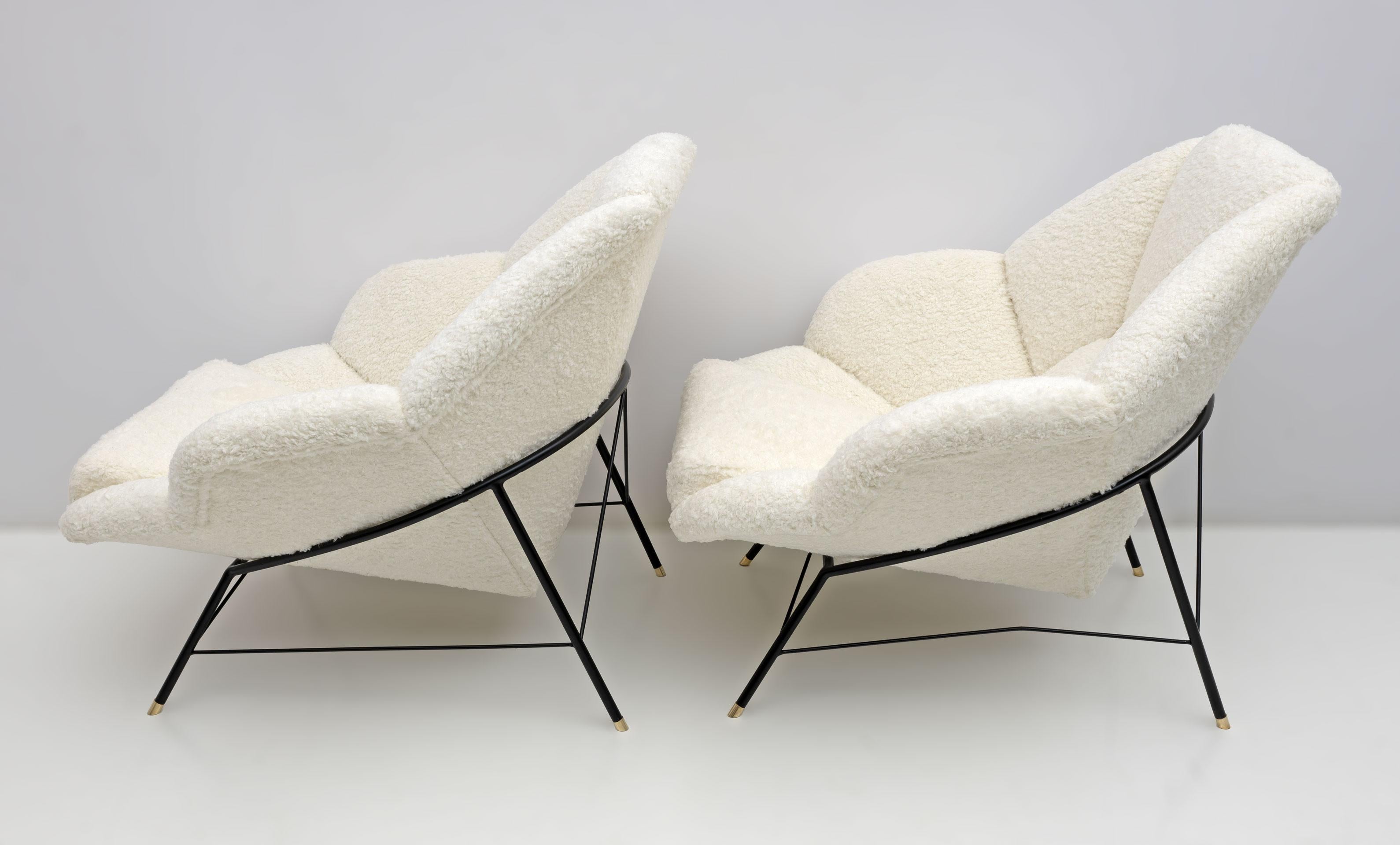 Pair of Mid-century Modern Style Italian Armchairs For Sale 7