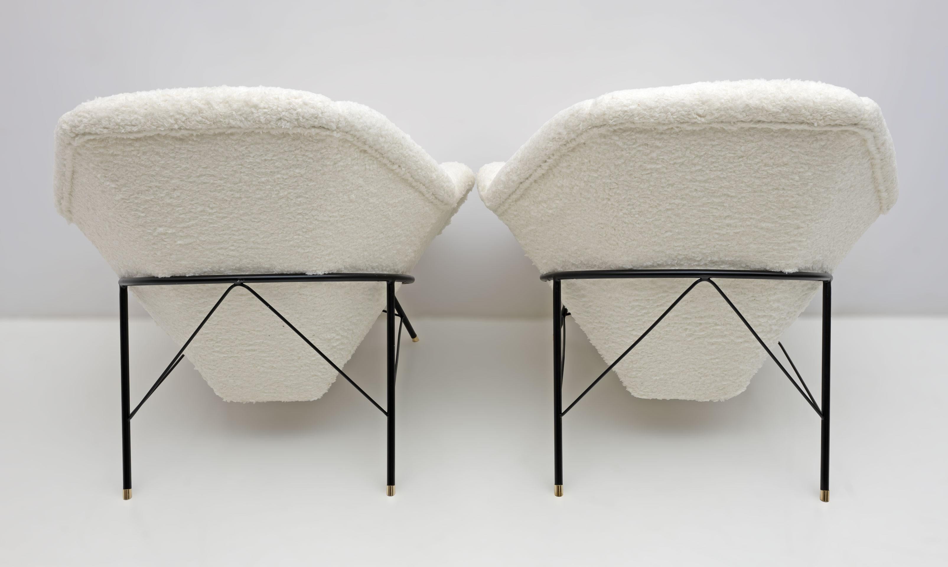 Pair of Mid-century Modern Style Italian Armchairs For Sale 8