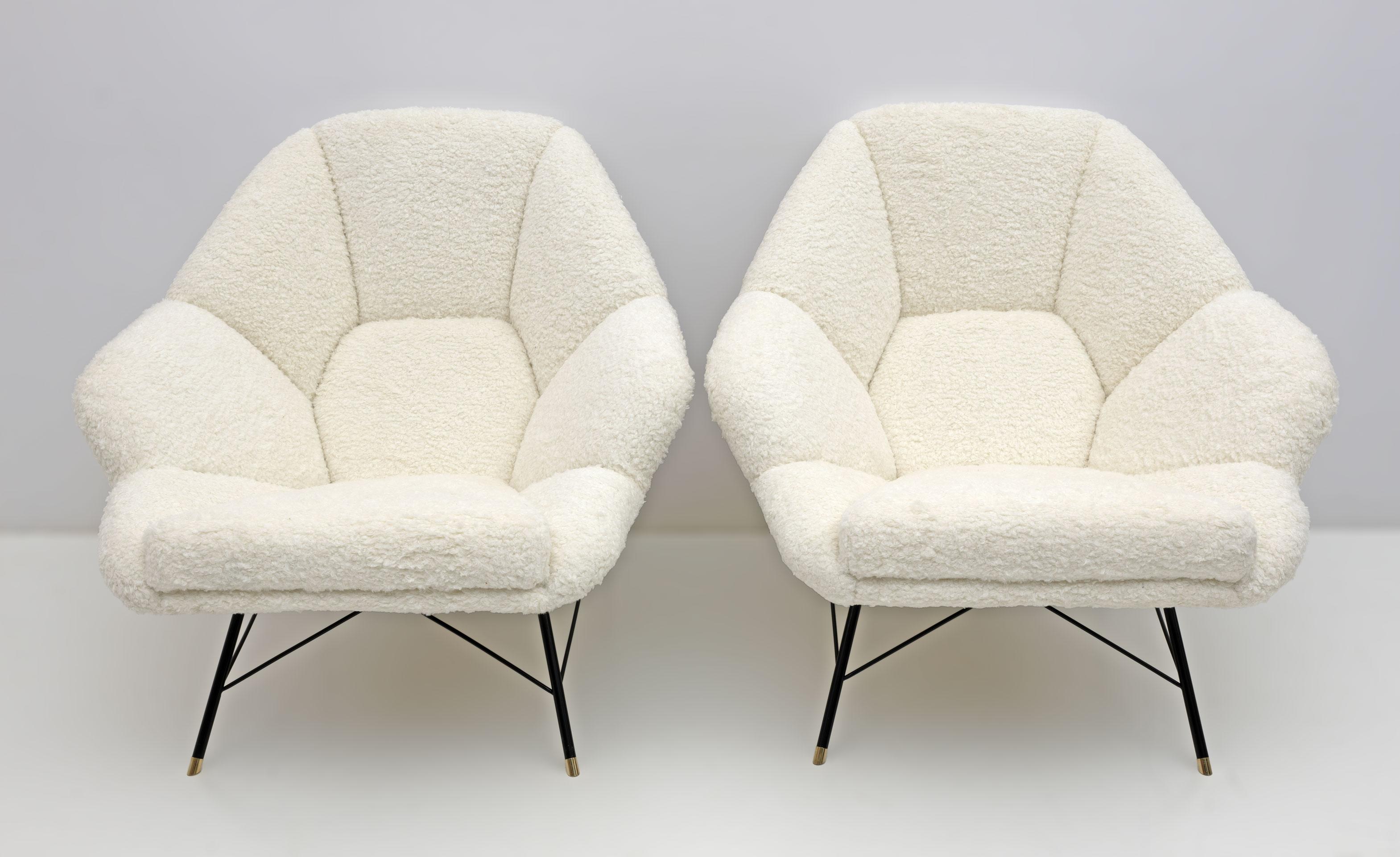 Pair of armchairs in long-haired Bouclè, Italian artisan production in the style of Augusto Bozzi.