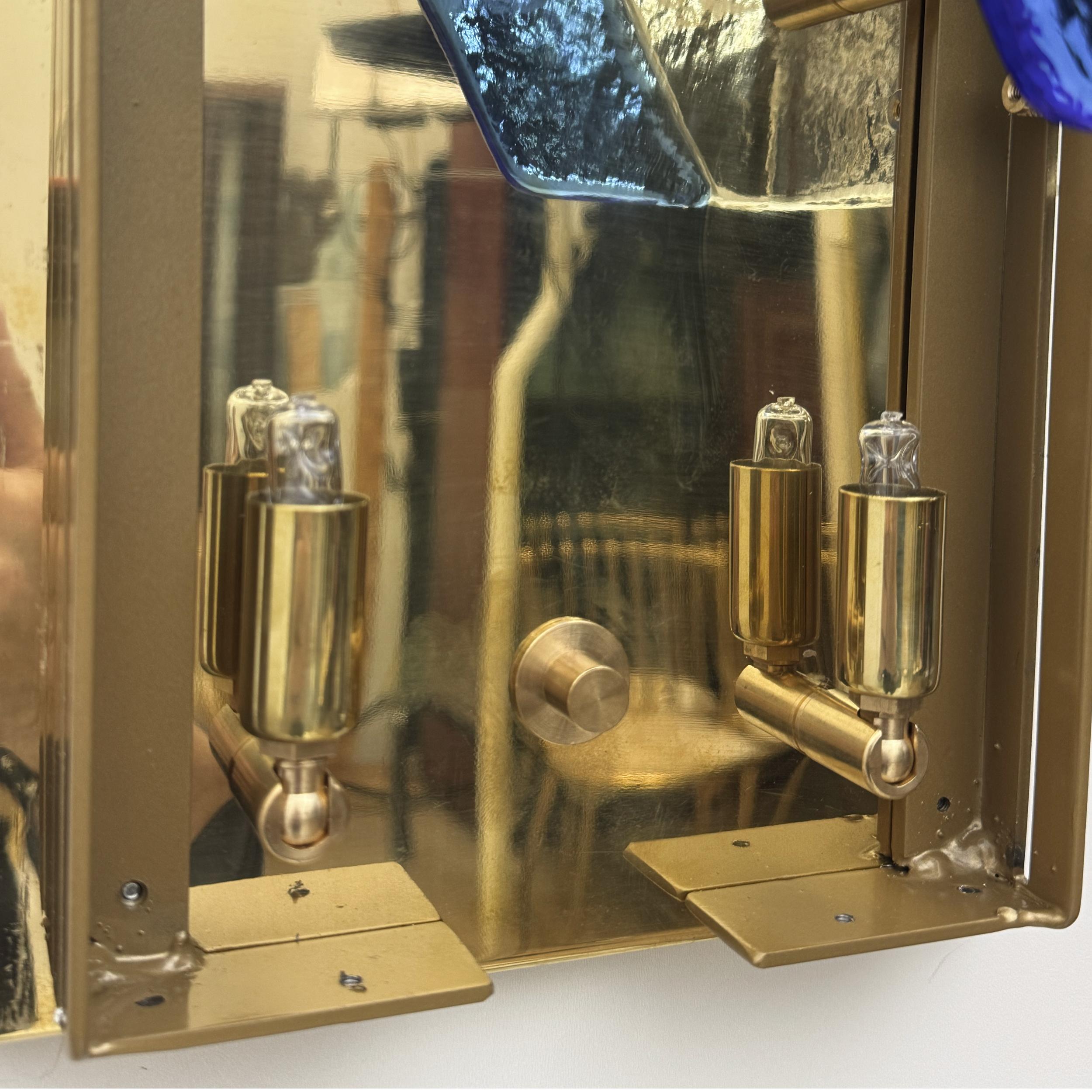 Coppia di lampade in vetro di Murano e ottone in stile moderno di metà secolo in vendita 4