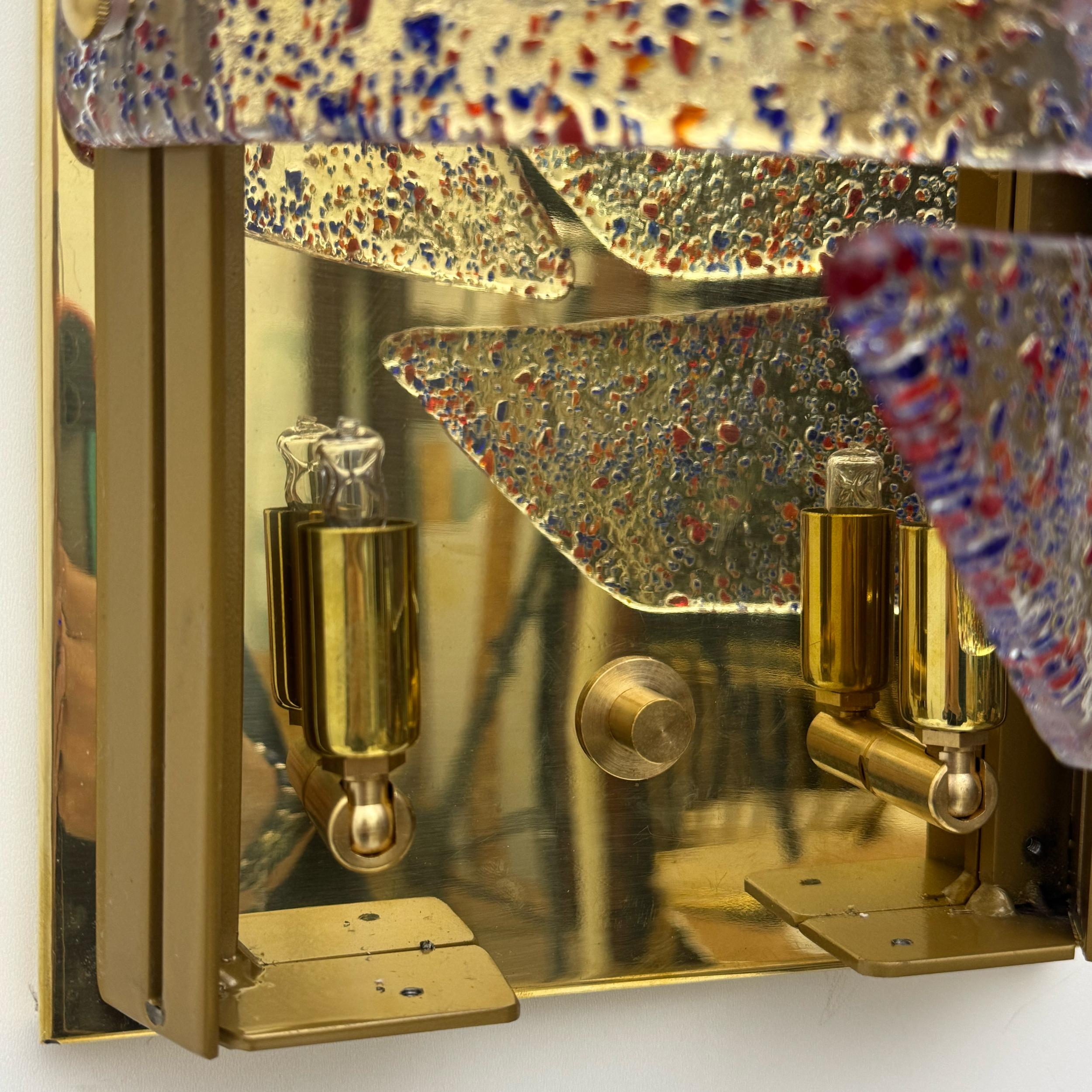 Coppia di lampade in vetro di Murano e ottone in stile moderno di metà secolo in vendita 4