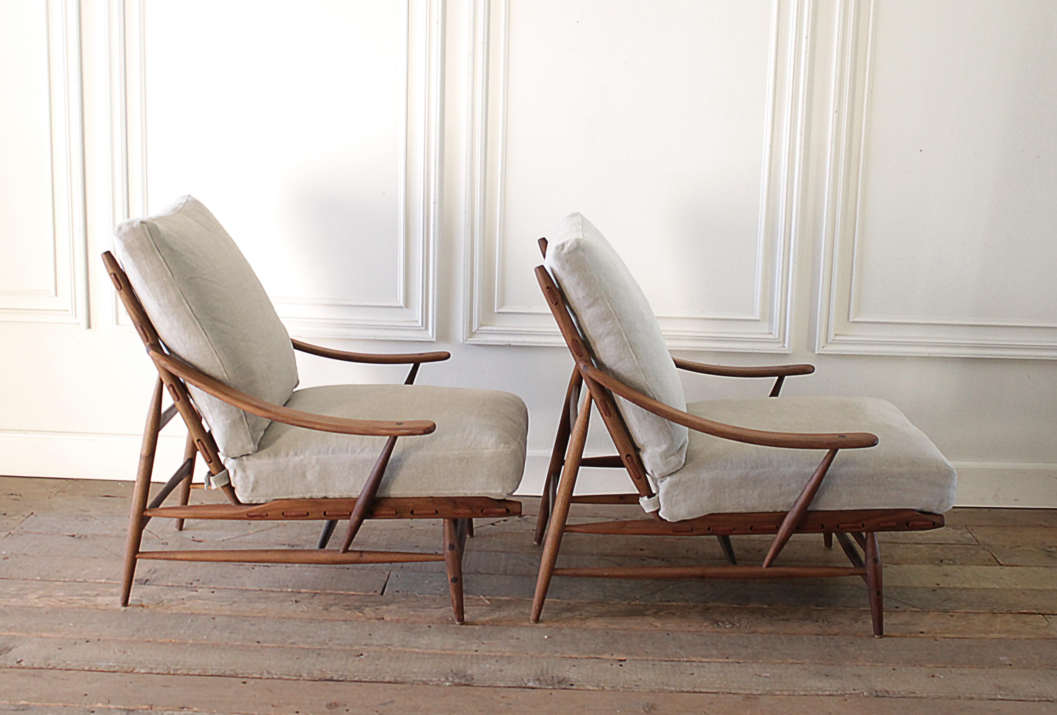 North American Pair of Mid-Century Modern Style Lounge Chairs with Stone Washed Linen Cushions