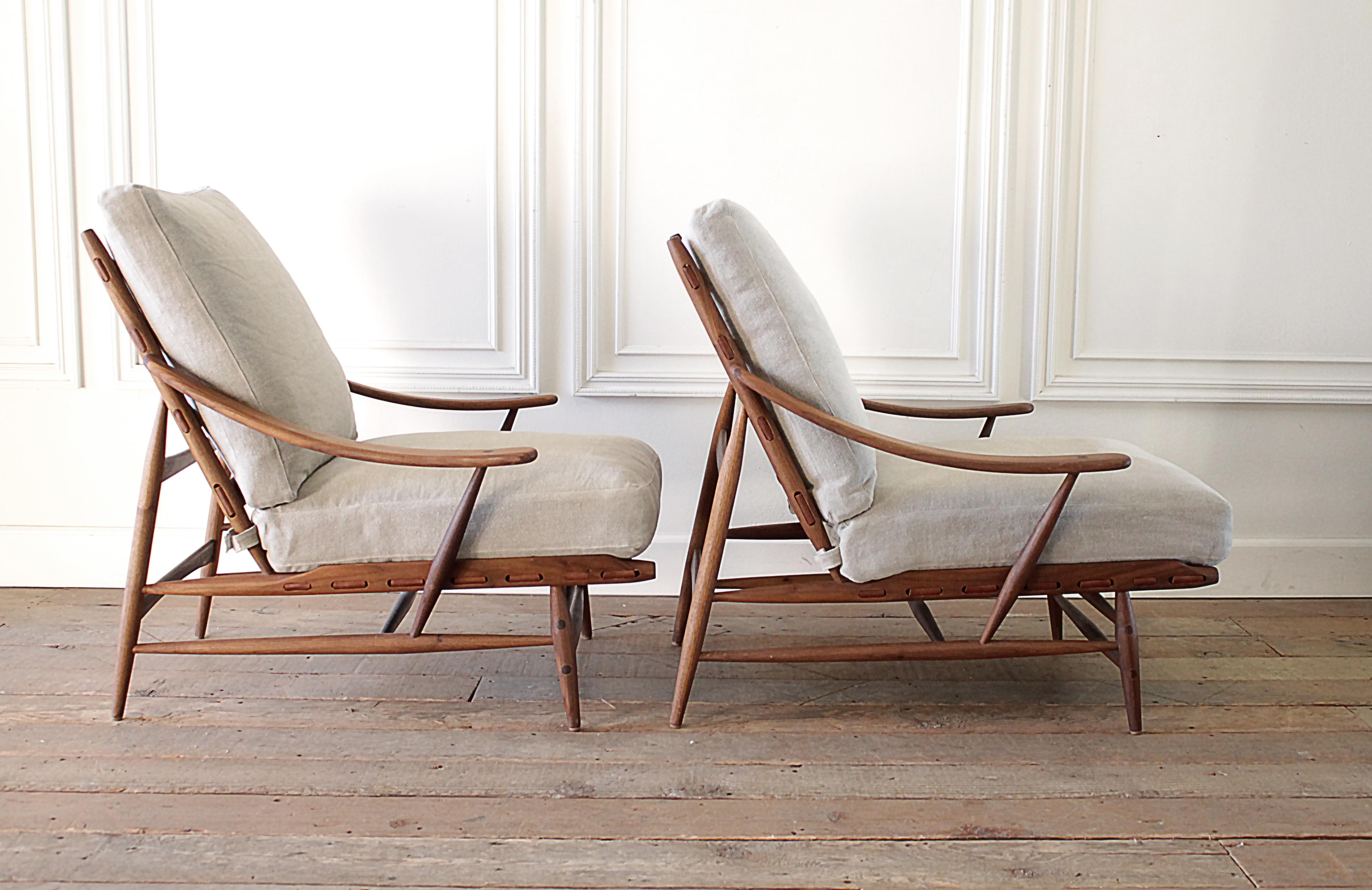 Pair of Mid-Century Modern Style Lounge Chairs with Stone Washed Linen Cushions 1