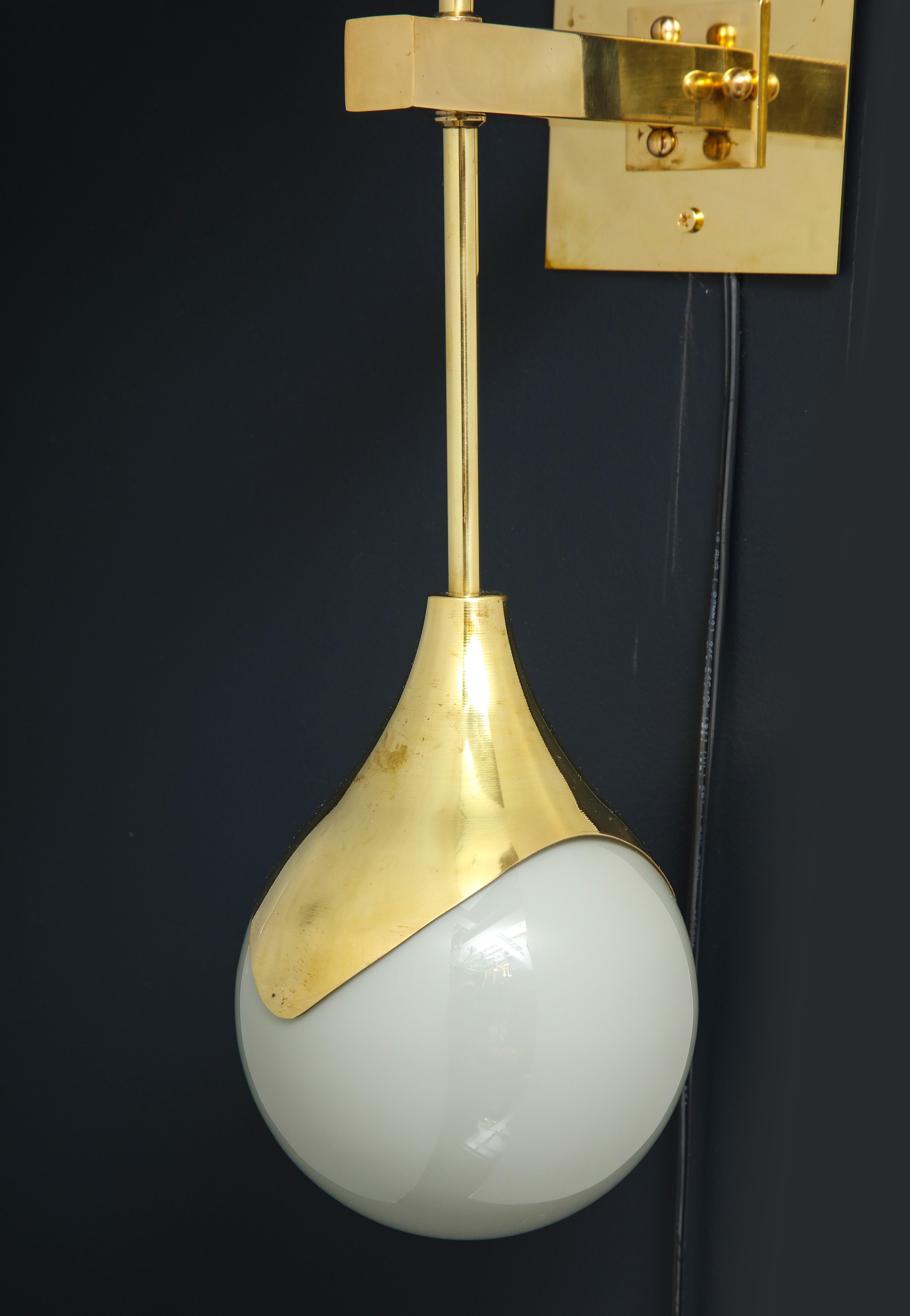 Pair of Mid-Century Modern Style Murano Glass and Brass Wall Sconces In Excellent Condition In New York, NY