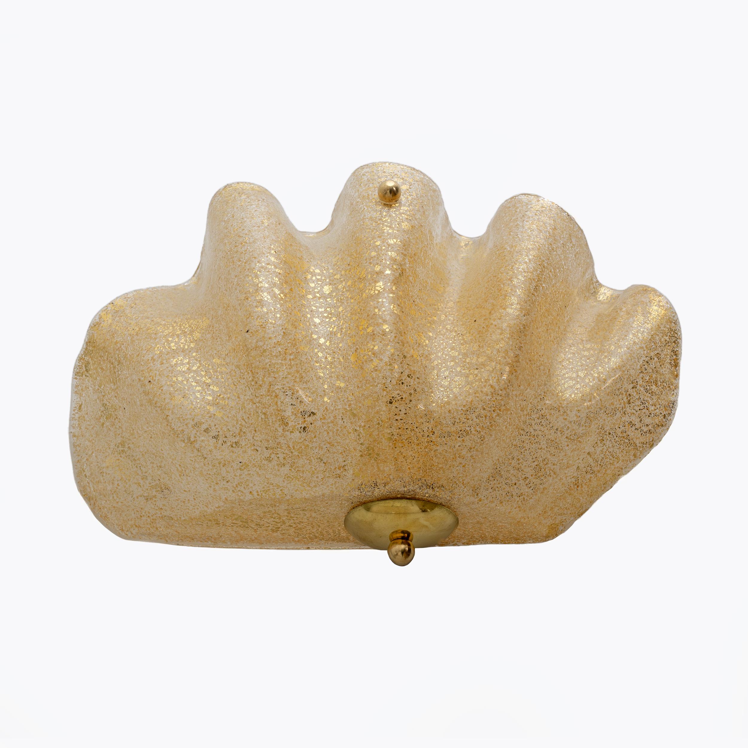 Coppia di lampade a conchiglia in vetro di Murano in stile metà secolo moderno in vendita 1