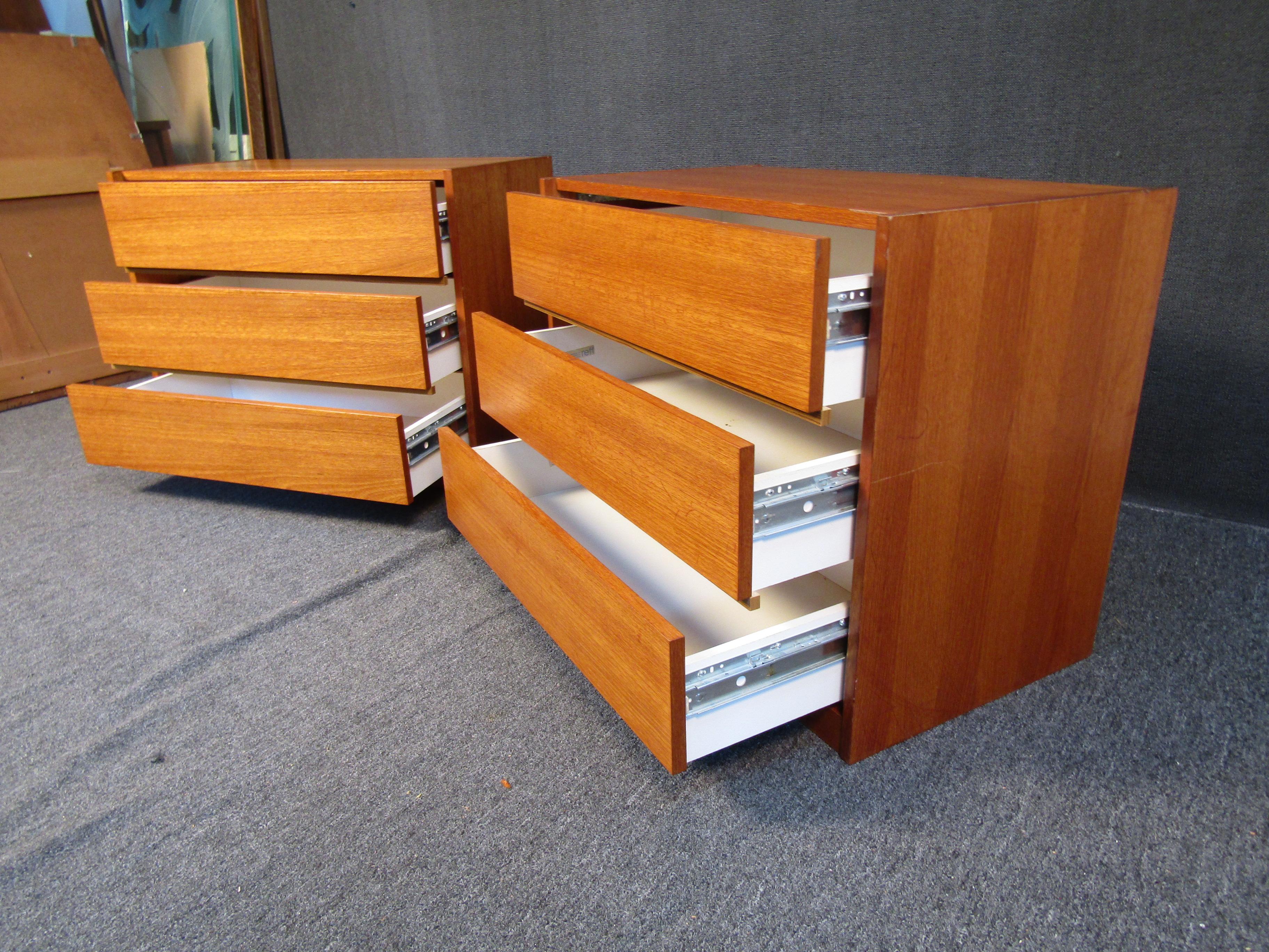 Pair of Mid-Century Modern Style Teak Dressers For Sale 3