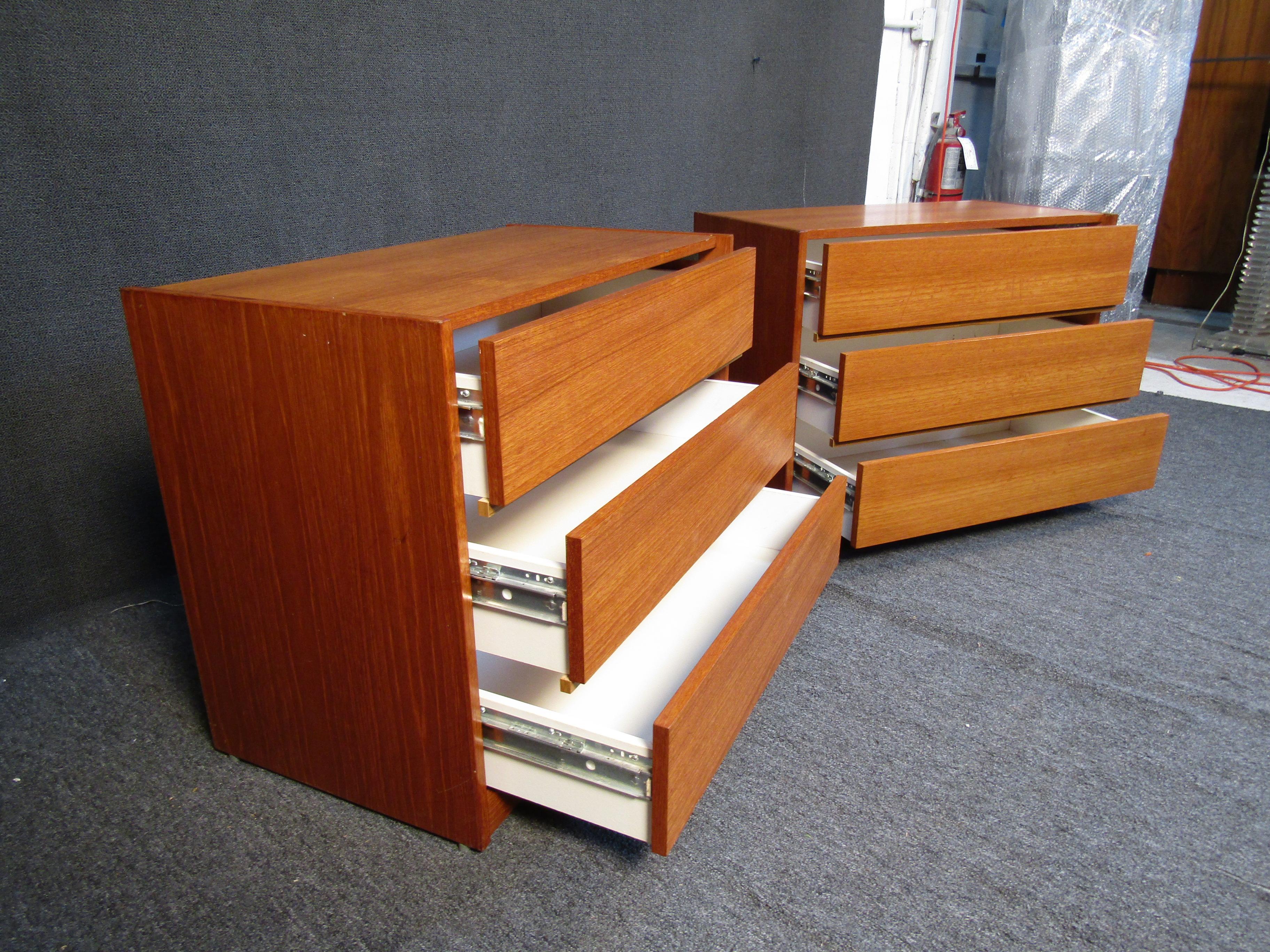 Pair of Mid-Century Modern Style Teak Dressers For Sale 4