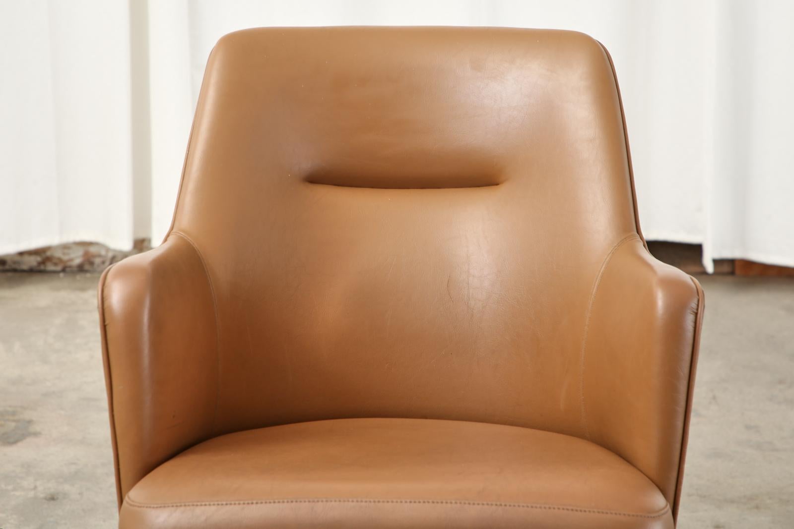 Pair of Mid-Century Modern Style Walnut Lounge Chairs 6