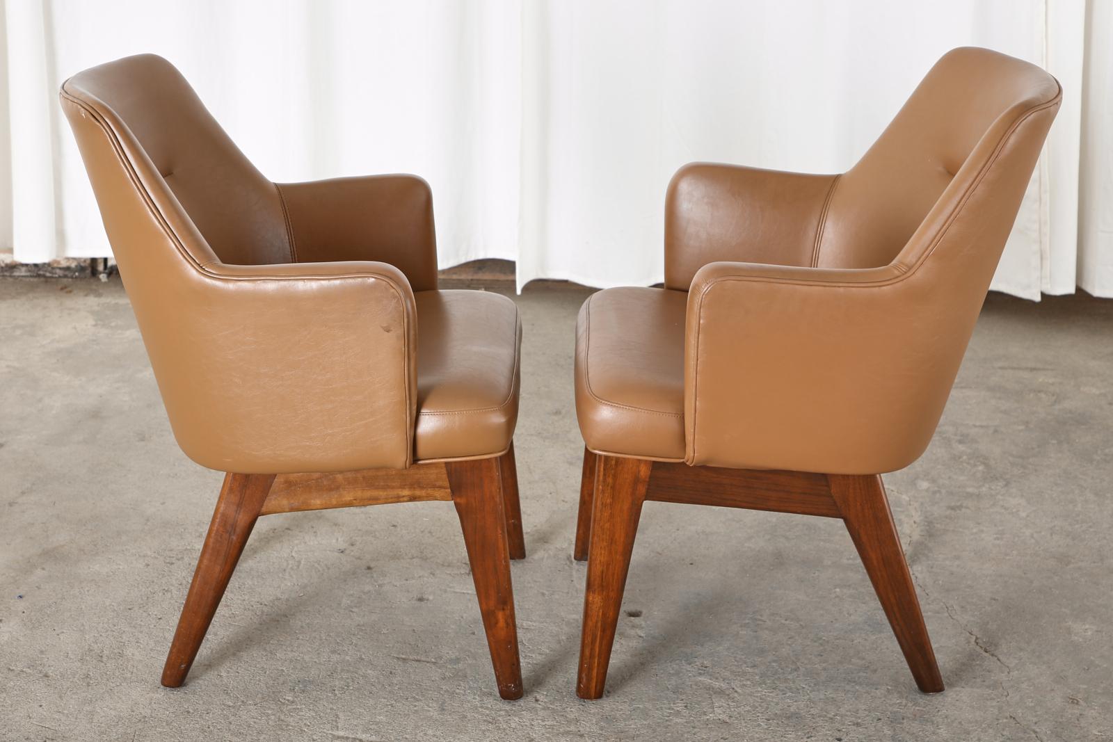 Pair of Mid-Century Modern Style Walnut Lounge Chairs 7