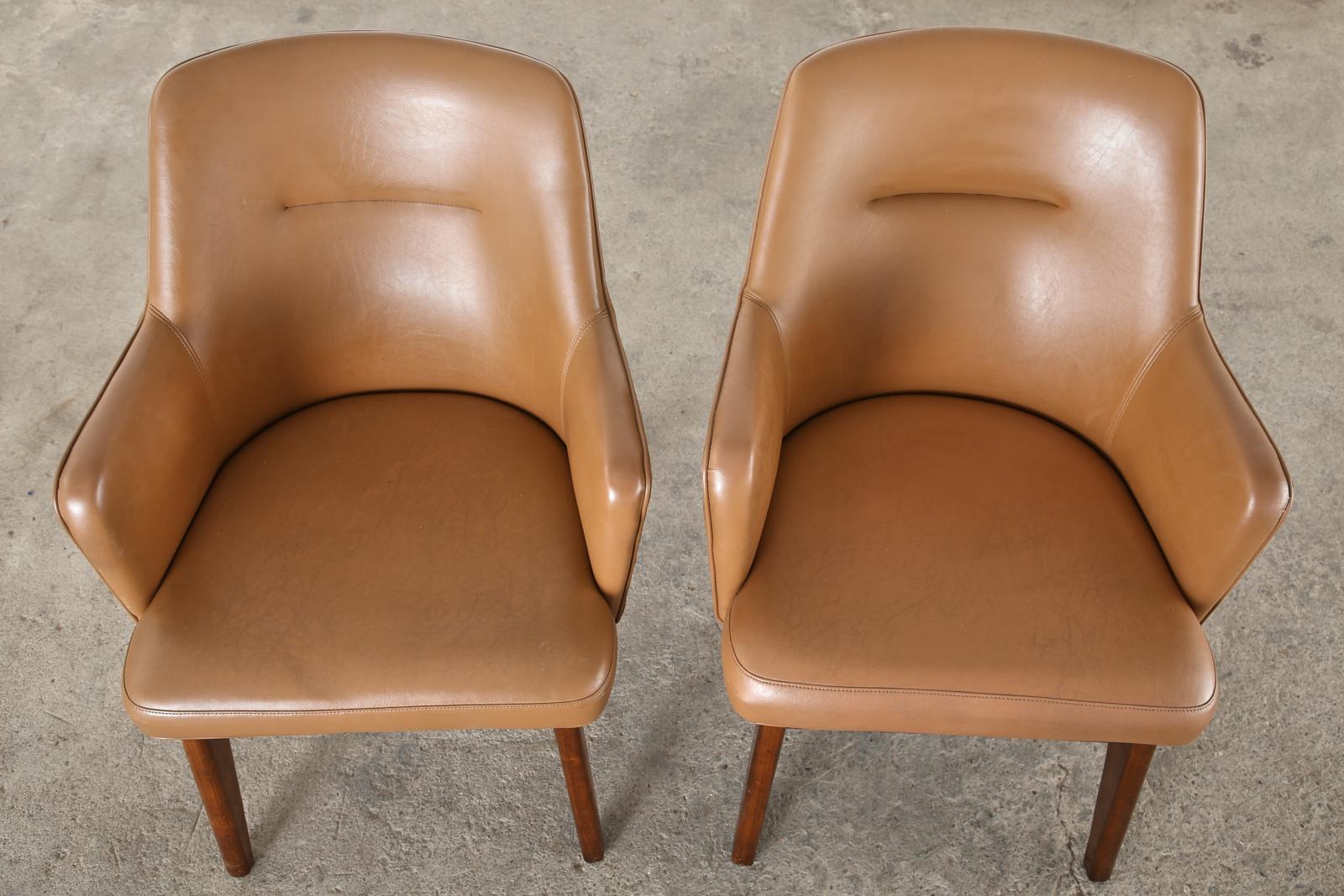 20th Century Pair of Mid-Century Modern Style Walnut Lounge Chairs