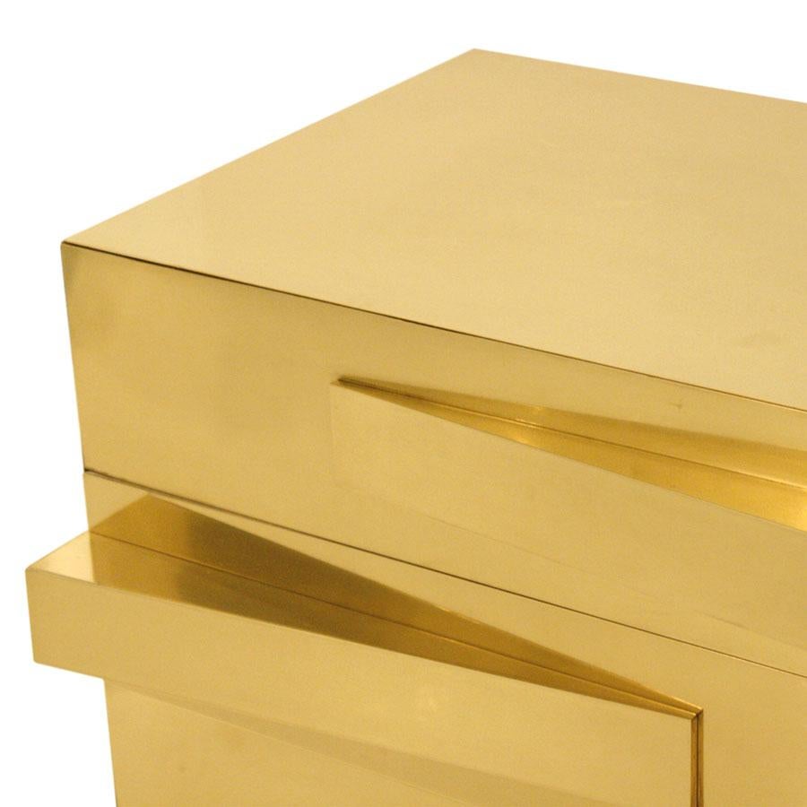 Coppia di comò italiani in legno e ottone in stile metà secolo moderno in vendita 2