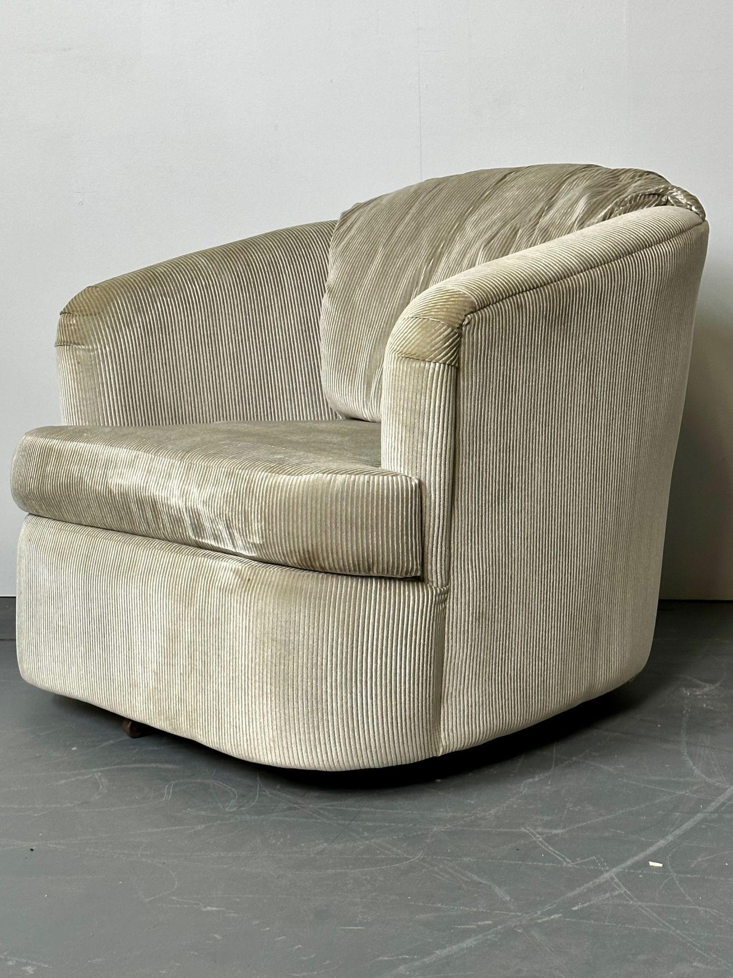 20th Century Pair of Mid-Century Modern Swivel Chairs, Milo Baughman Style, Sturdy