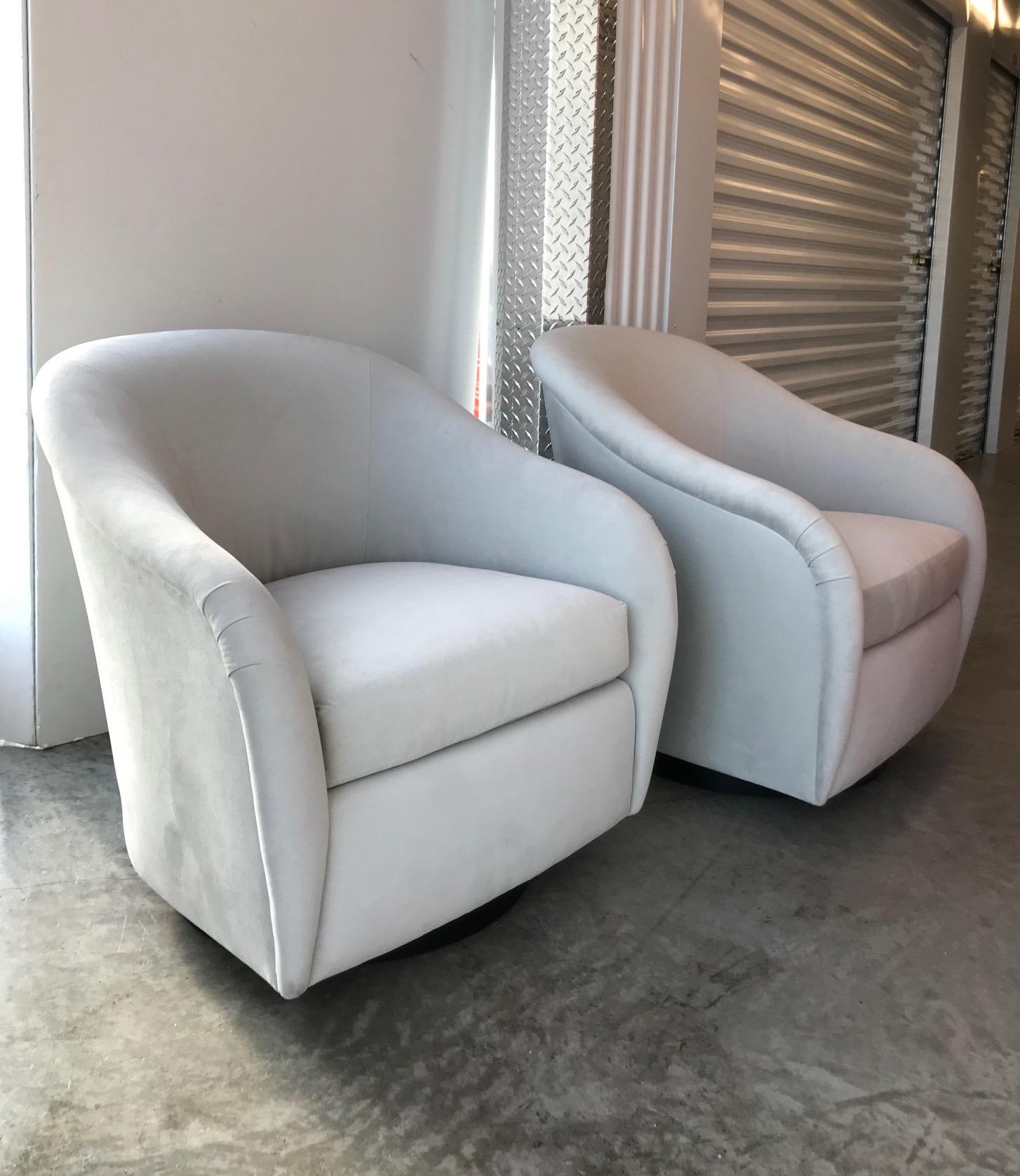 Pair of Mid-Century Modern Swivel Lounge Chairs in Grey Suede, 1970s 10