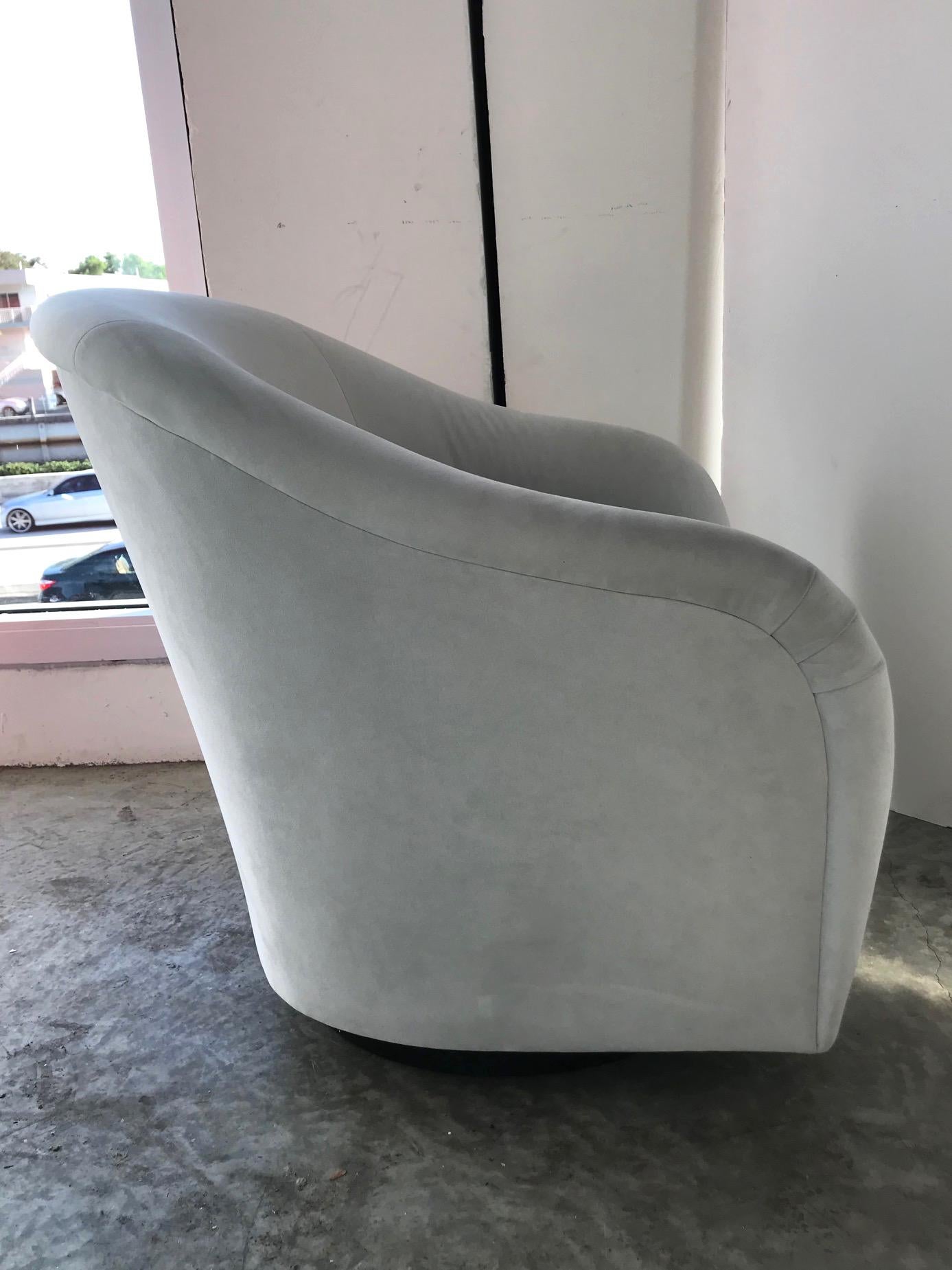 Pair of Mid-Century Modern Swivel Lounge Chairs in Grey Suede, 1970s 1