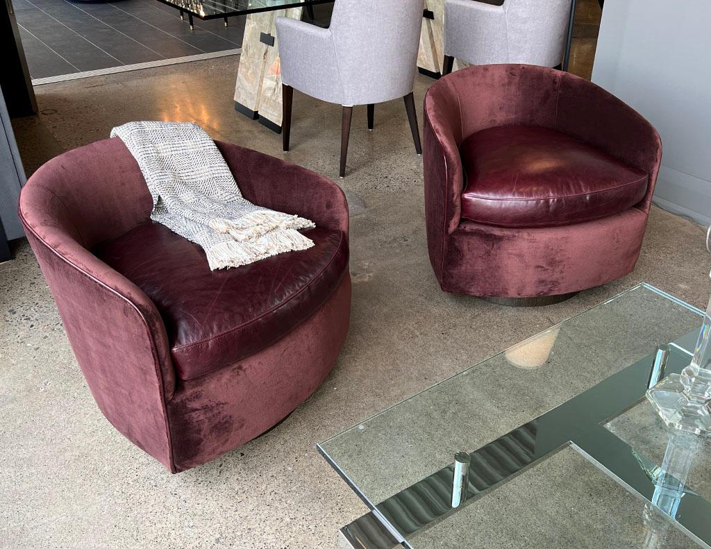 Pair of Mid-Century Modern Swivel Lounge Chairs in the Style of Milo Baughman 9