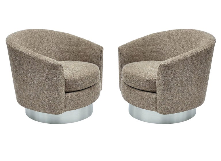 Pair of Mid Century Modern Swivel Lounge Club Chairs in Tweed & Brushed Steel For Sale 1