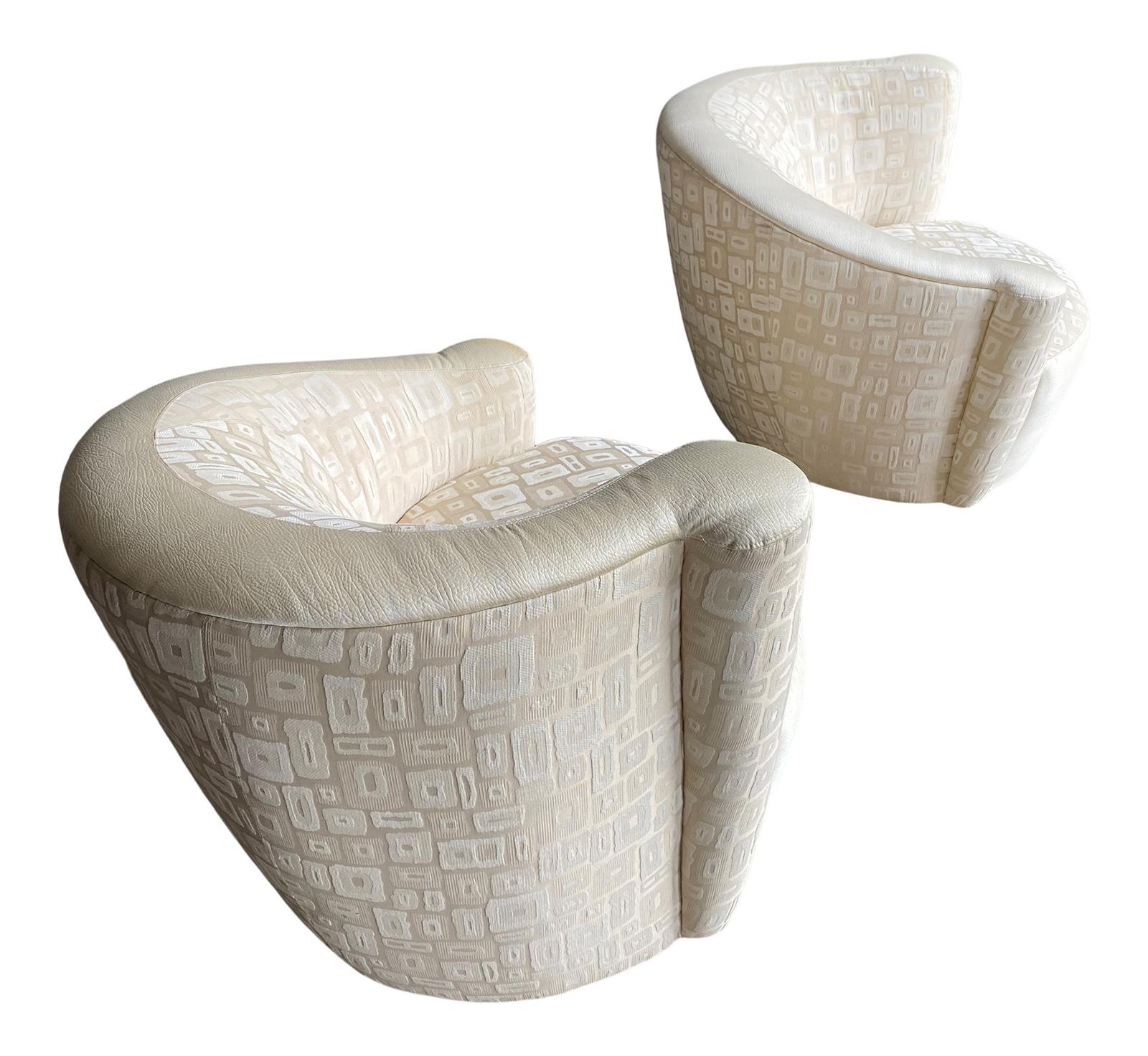 Pair of Mid-Century Modern Swivel Lounge Nautilus Chairs by Vladimir Kagan In Good Condition In Philadelphia, PA