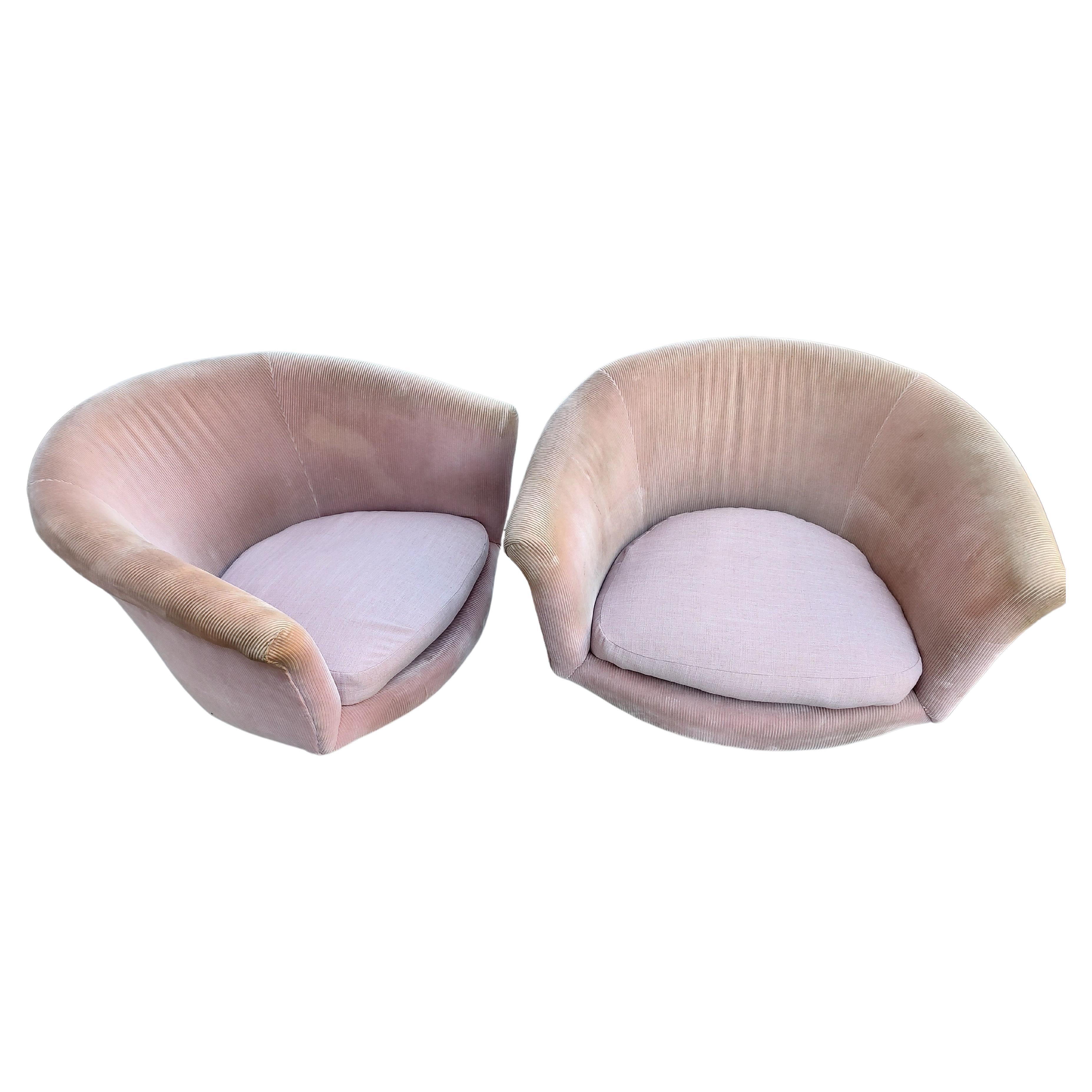 Ein Paar drehbare Loungesessel mit Fassrückenlehne, Mid-Century Modern, um 1960 (Handgefertigt) im Angebot