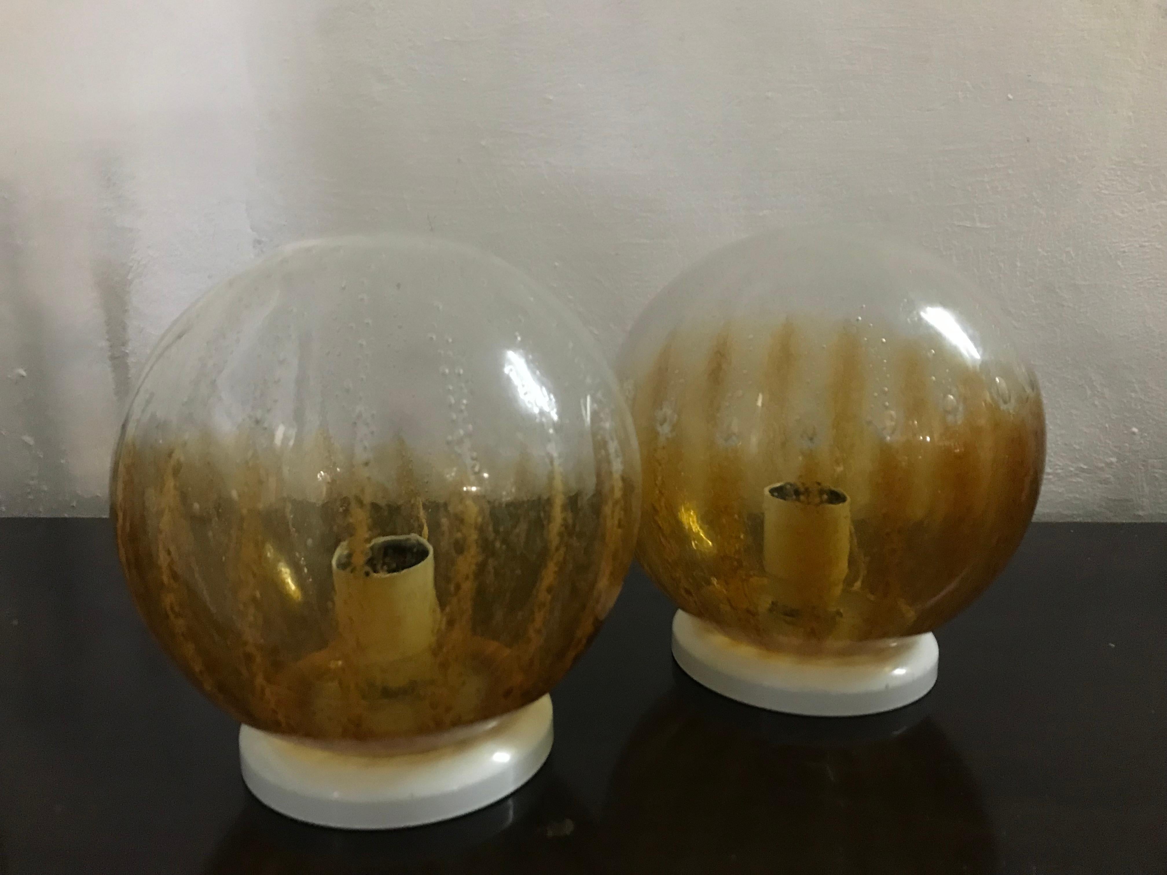 italien Paire de lampes de bureau de style mi-siècle moderne en verre de Murano, par Mazzega, vers 1960 en vente