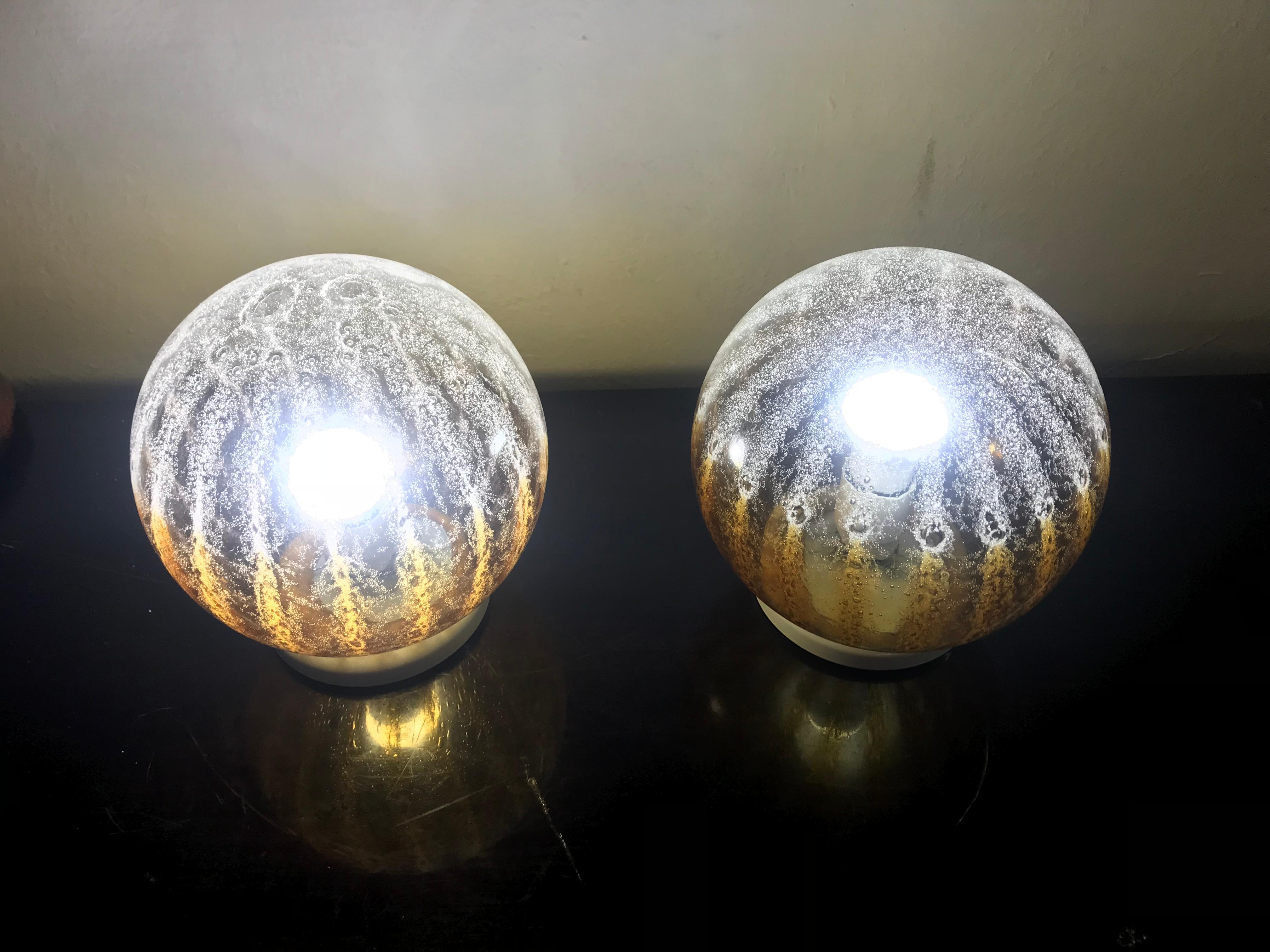 Blown Glass Pair of Mid-Century Modern Table Lamp by Mazzega in Murano Glass, circa 1960 For Sale