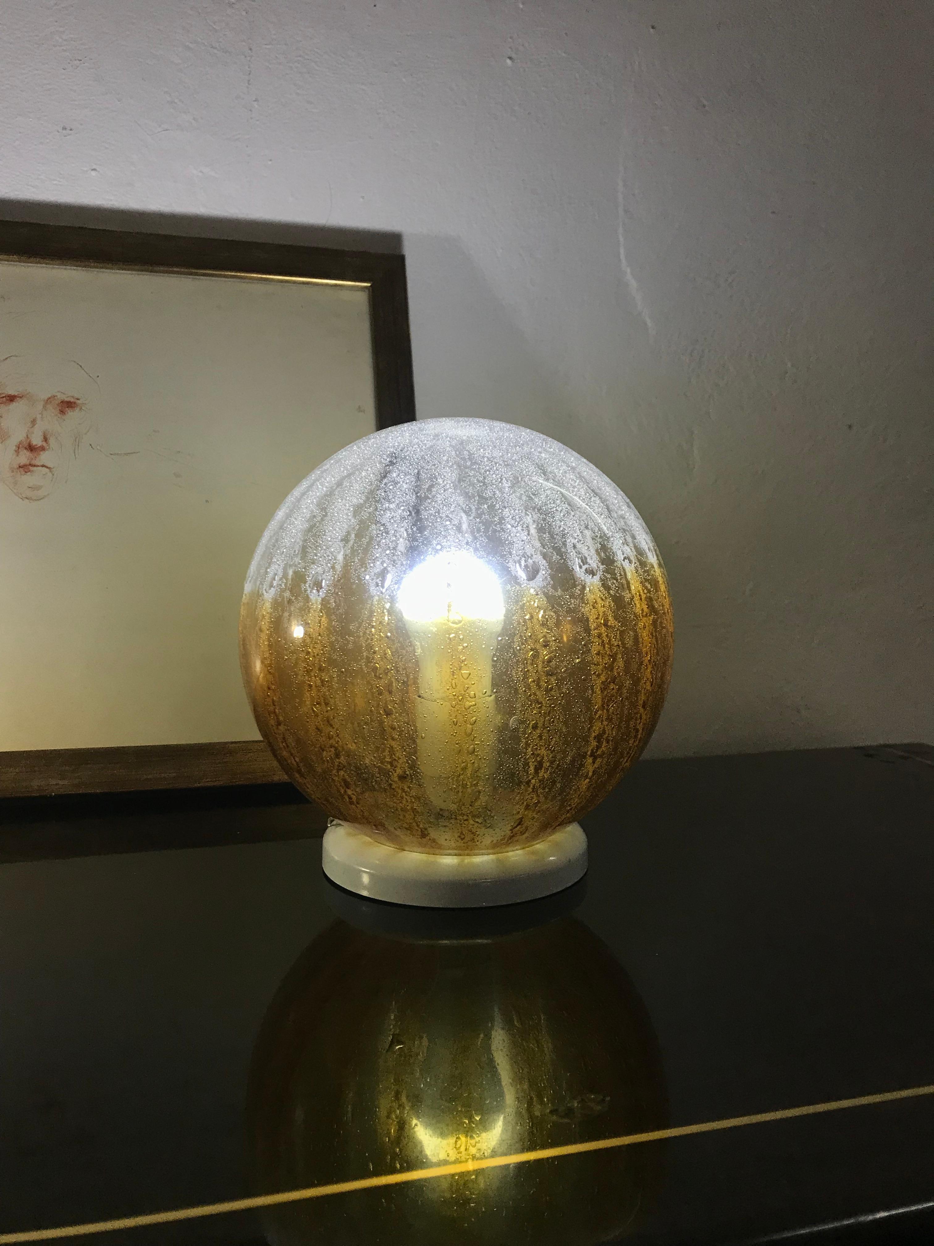 Paire de lampes de bureau de style mi-siècle moderne en verre de Murano, par Mazzega, vers 1960 en vente 1