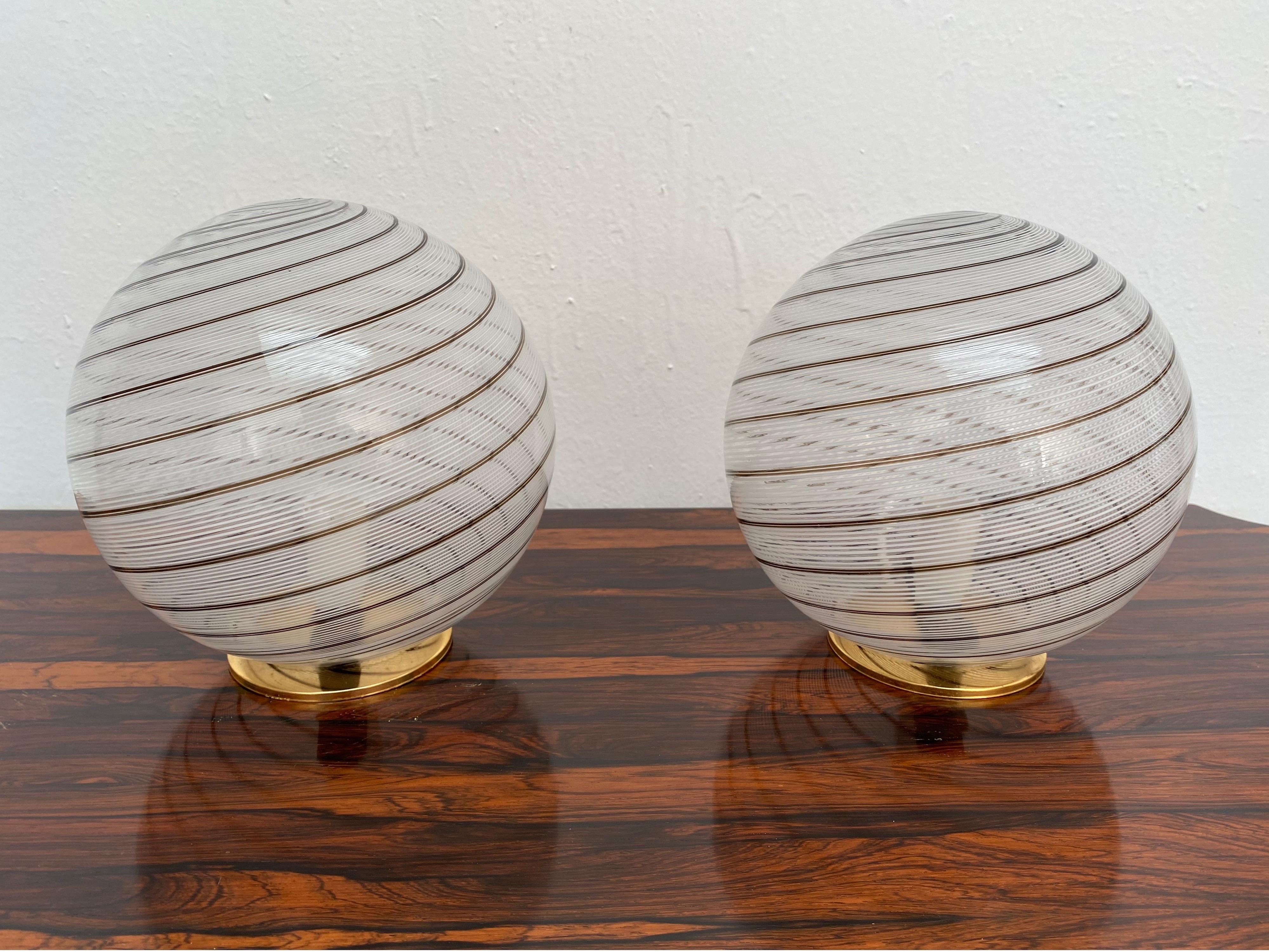 Pair of Mid-Century Modern Table Lamps Attributed to Venini, Murano, circa 1970 For Sale 1
