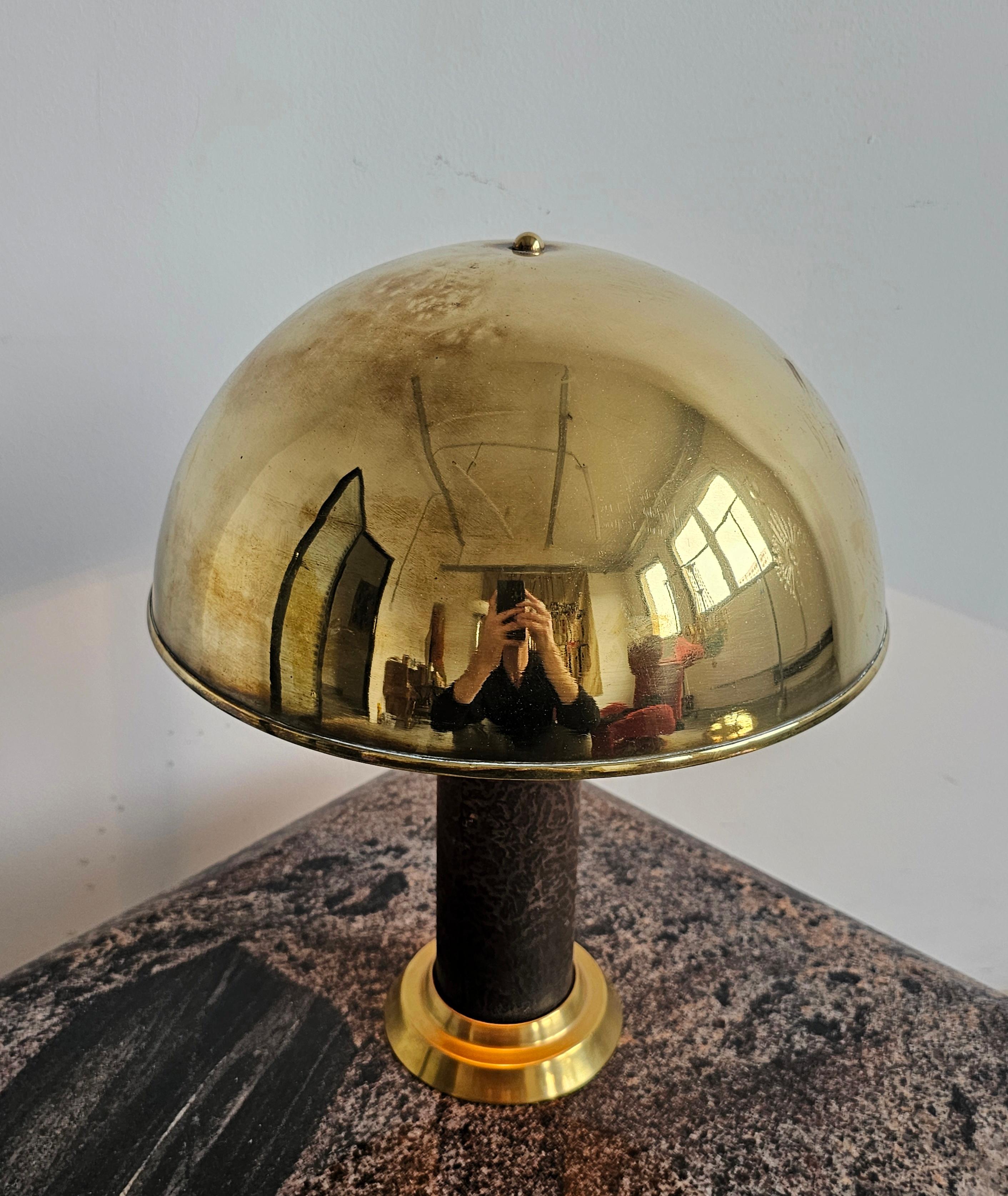 Paire de lampes de bureau modernes du milieu du siècle dernier en laiton et cuir, Autriche années 1960 en vente 4