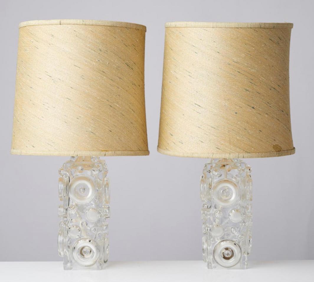Frosted Pair of Mid-Century Modern Table Lamps with Geometric Circular Design