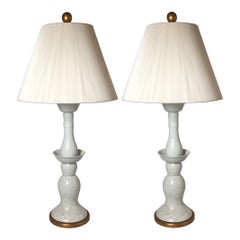 Paire de grandes lampes en porcelaine de style mi-siècle moderne