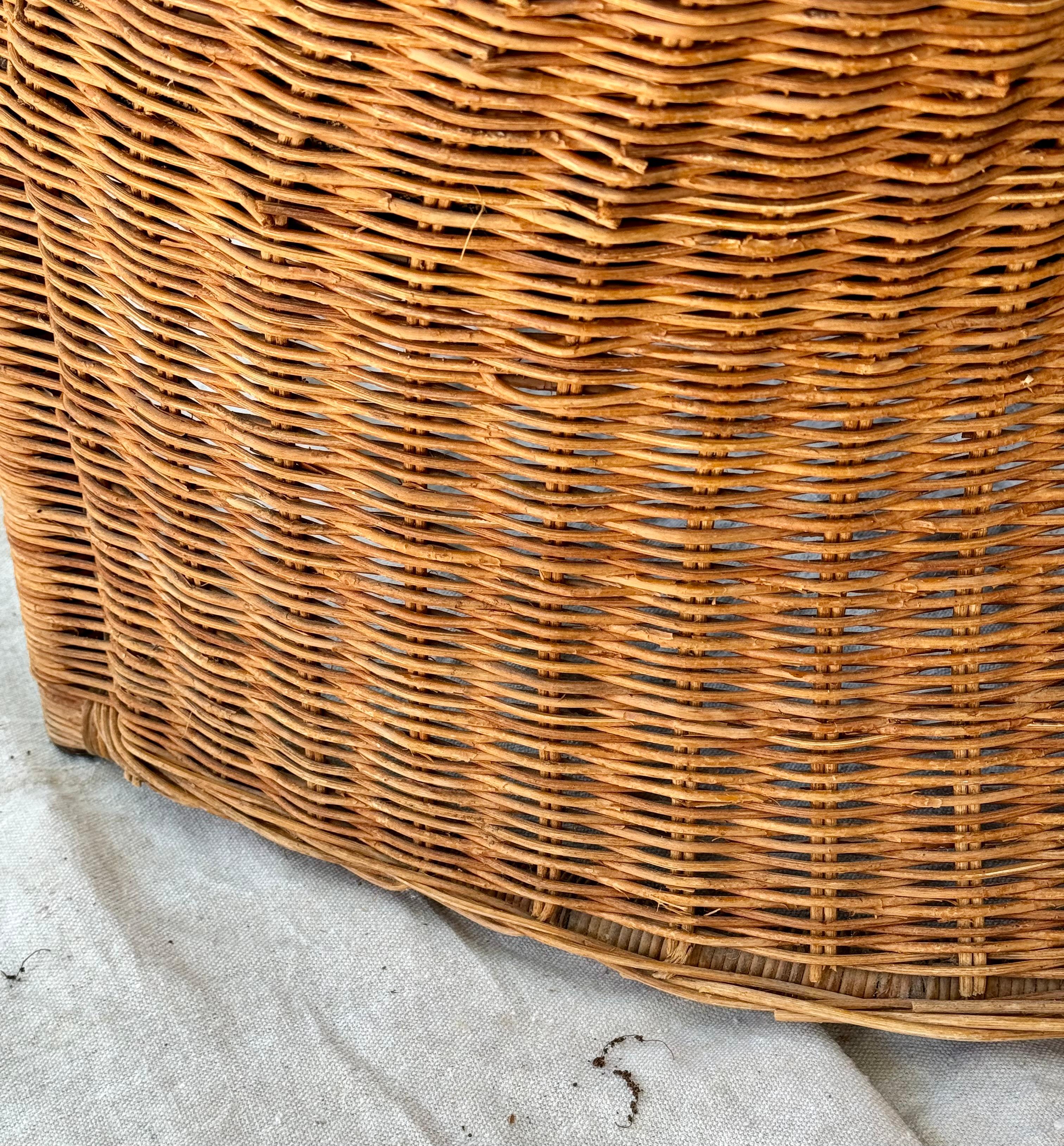 Pair Of Mid-Century Modern Tall Rattan Wicker Peacock Chairs For Sale 4