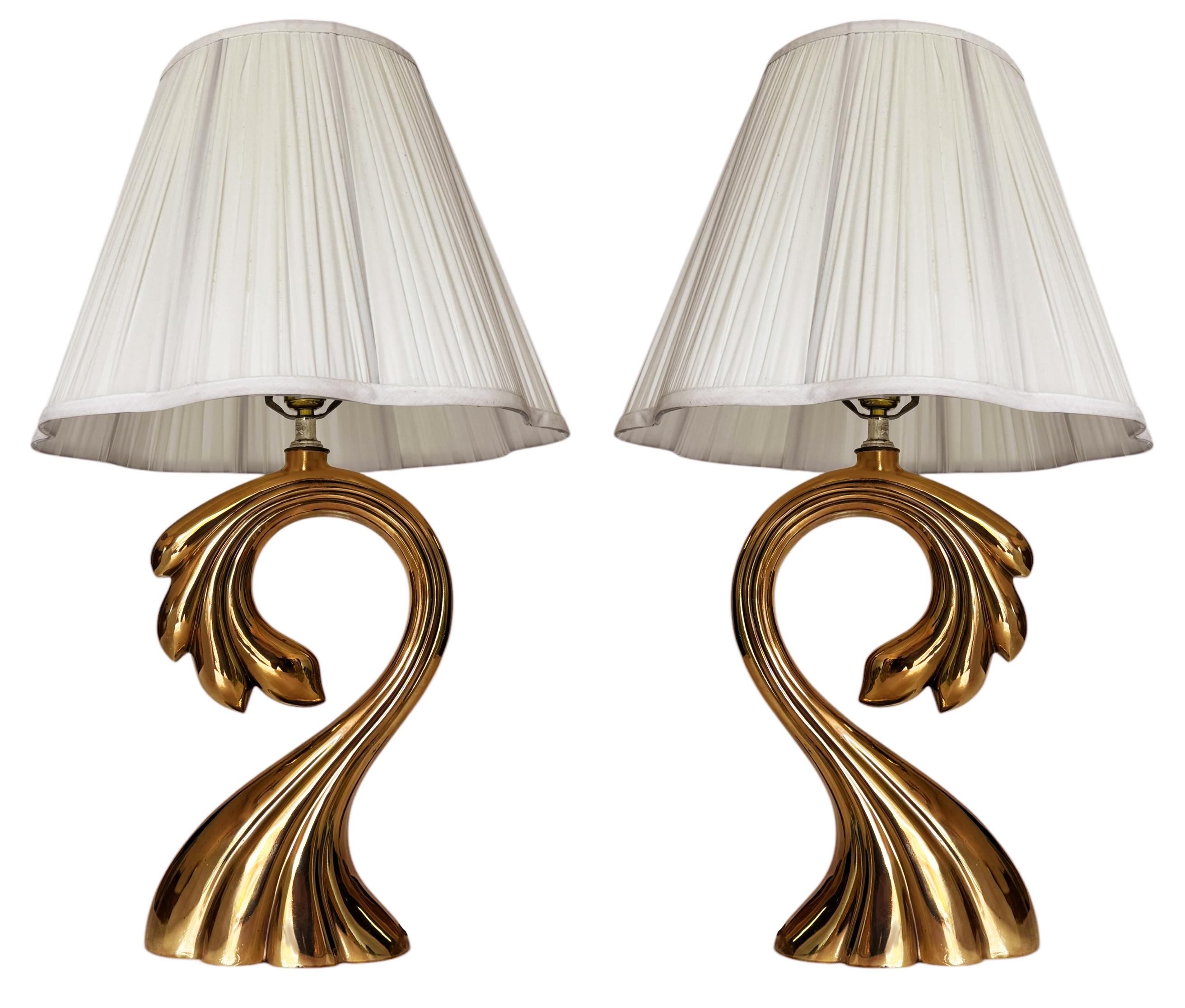 Mid-Century Modern Paire de lampes de table en laiton hautes et sculpturales The Modernity en vente