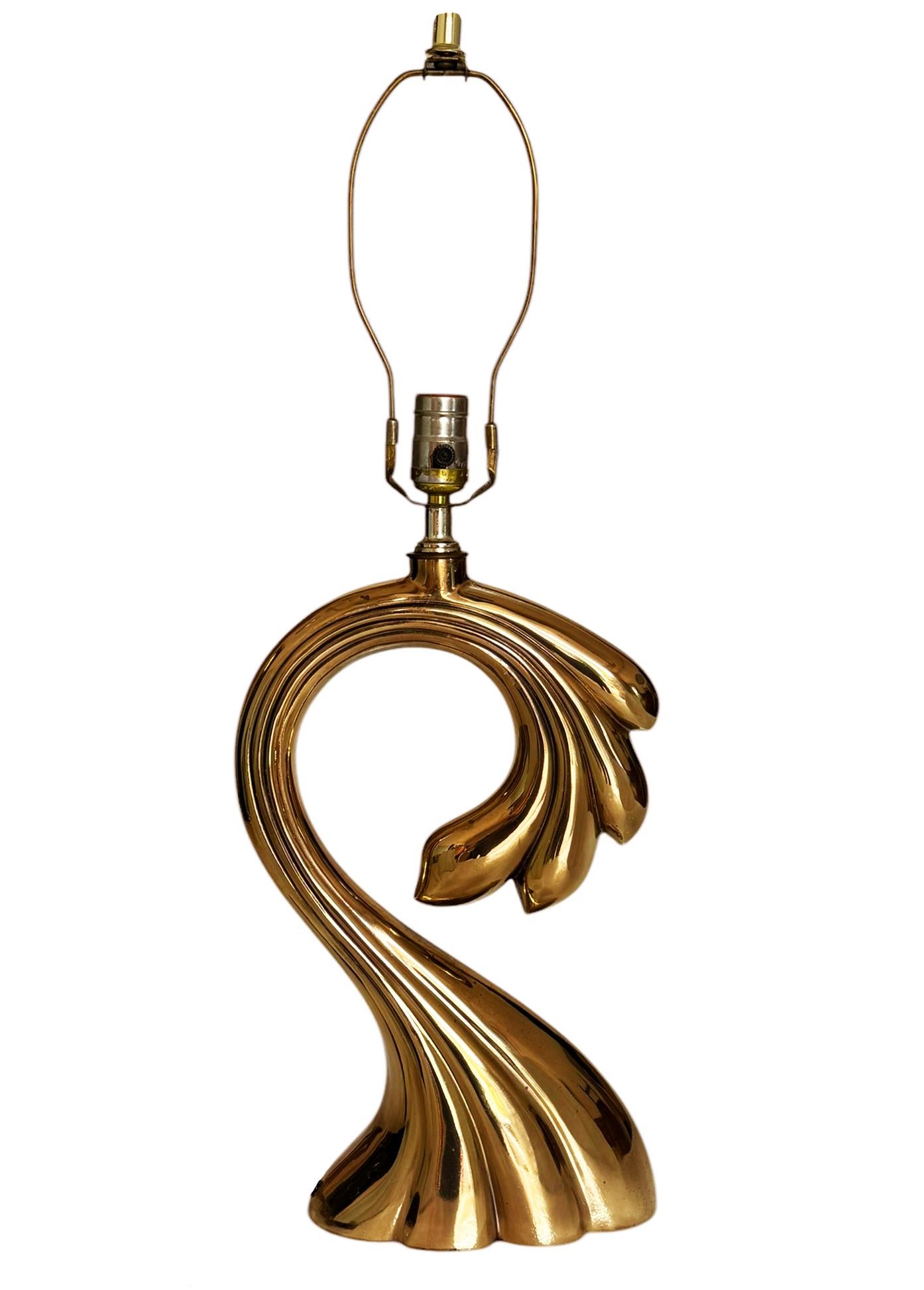 Américain Paire de lampes de table en laiton hautes et sculpturales The Modernity en vente