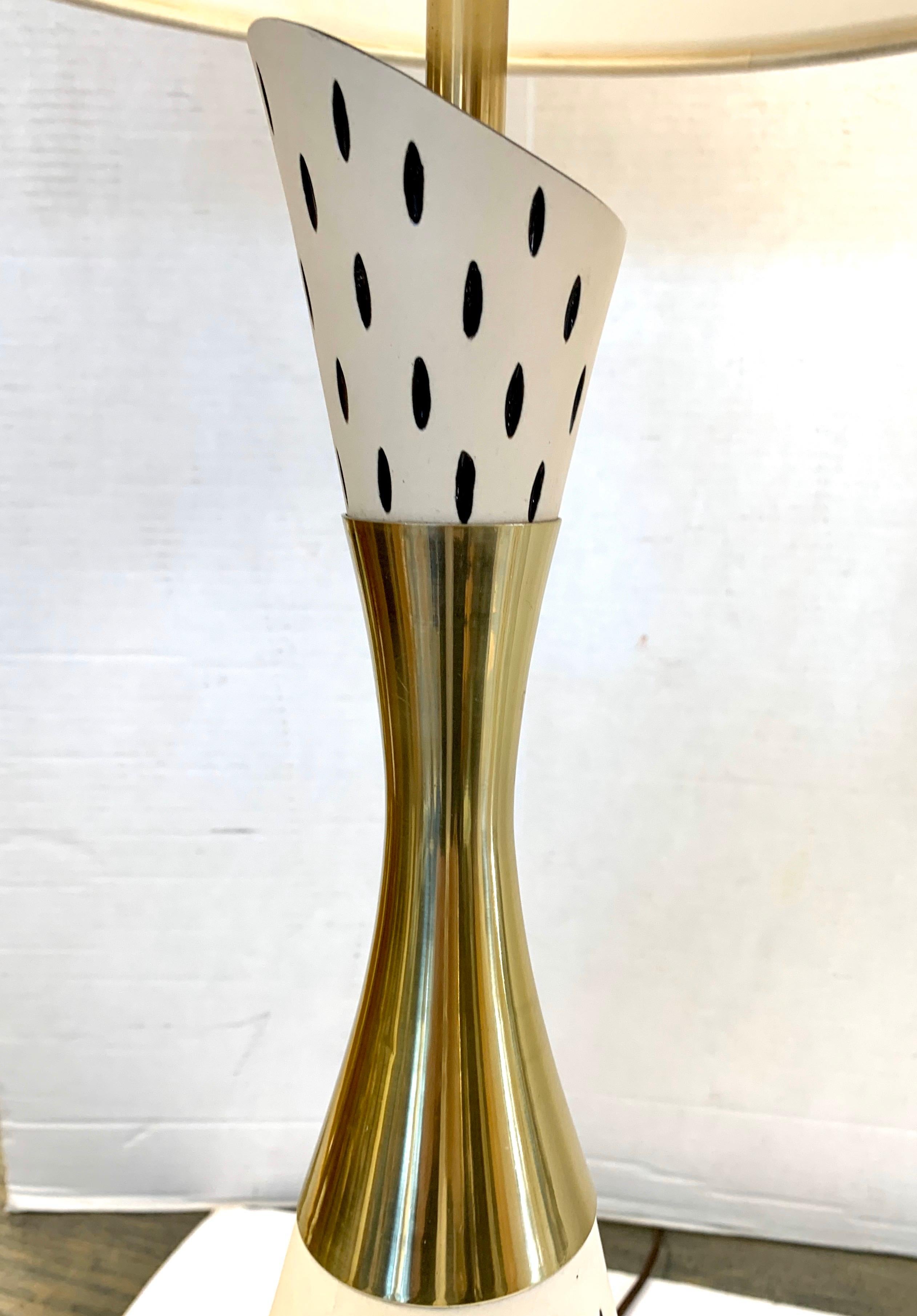 Brass Pair of Mid-Century Modern Tall Sculptural Italian Table Lamps For Sale