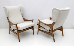 Coppia di poltrone moderne di metà secolo in teak e bouclè modello FM 106 di Framar, anni '50